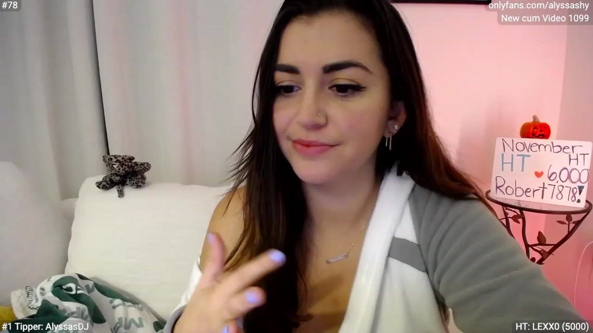 Gallery image thumbnail from AlyssaShy's myfreecams stream on, 11/19/2023, 07:08 image 2 of 20