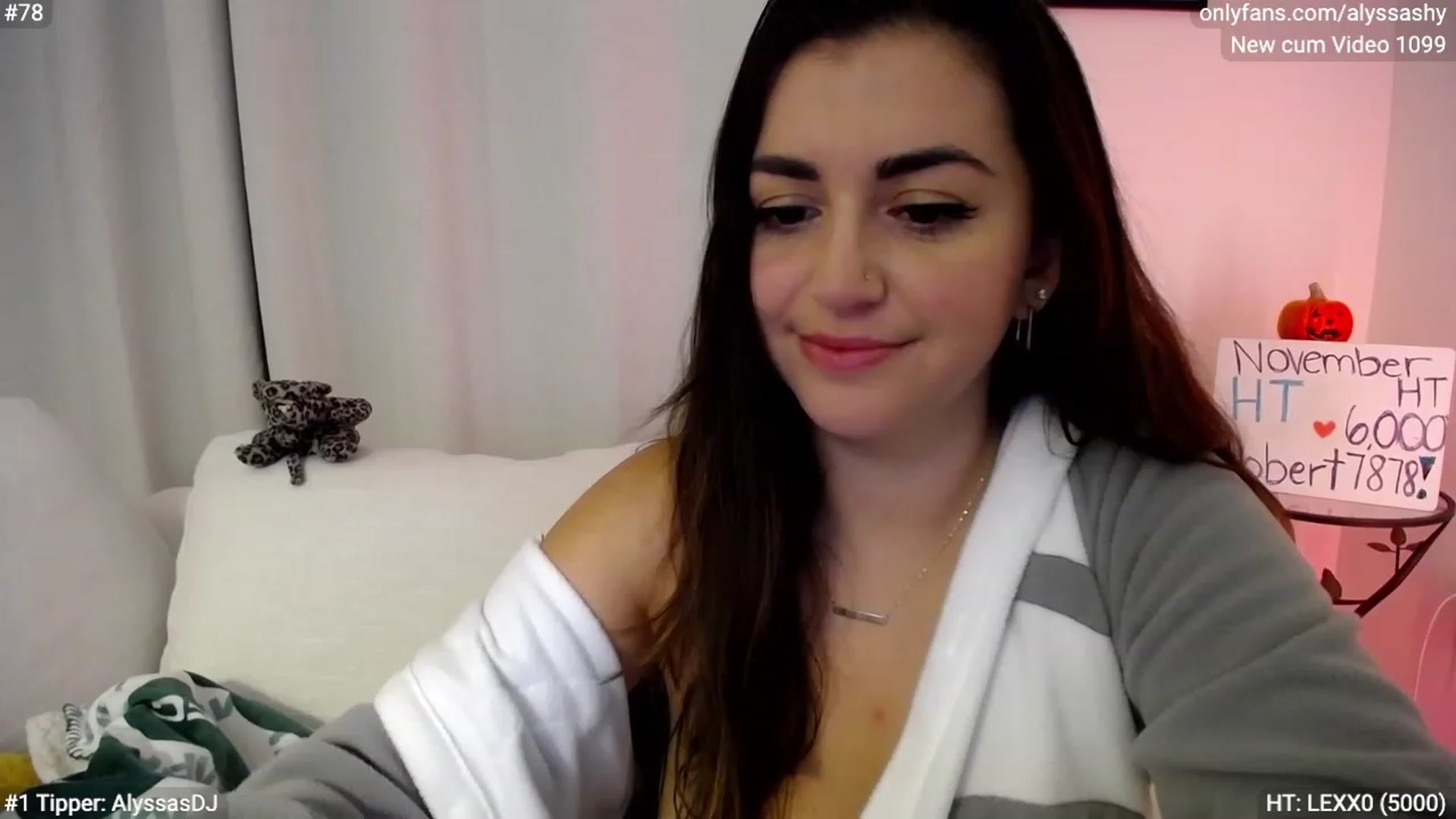 Gallery image thumbnail from AlyssaShy's myfreecams stream on, 11/19/2023, 07:08 image 4 of 20