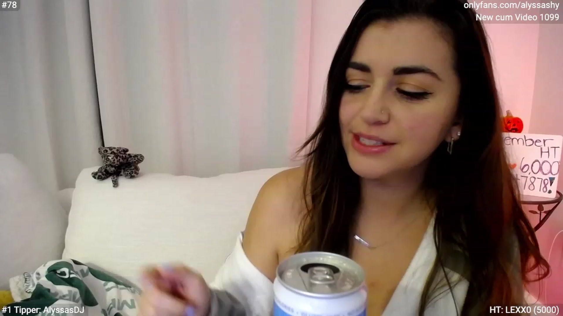 Gallery image thumbnail from AlyssaShy's myfreecams stream on, 11/19/2023, 07:08 image 9 of 20