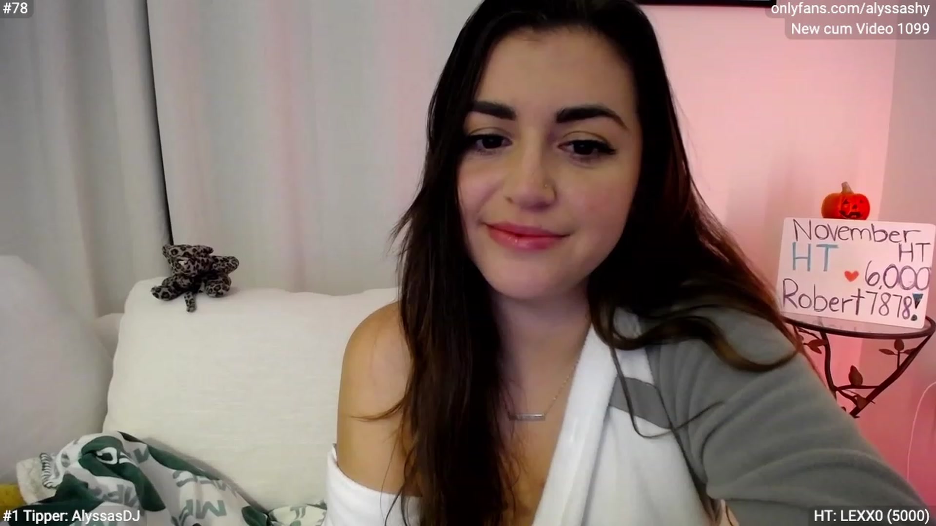 Gallery image thumbnail from AlyssaShy's myfreecams stream on, 11/19/2023, 07:08 image 7 of 20
