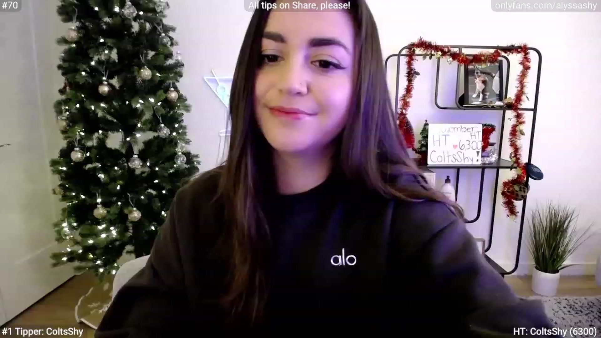 Gallery image thumbnail from AlyssaShy's myfreecams stream on, 11/23/2023, 24:13 image 16 of 20