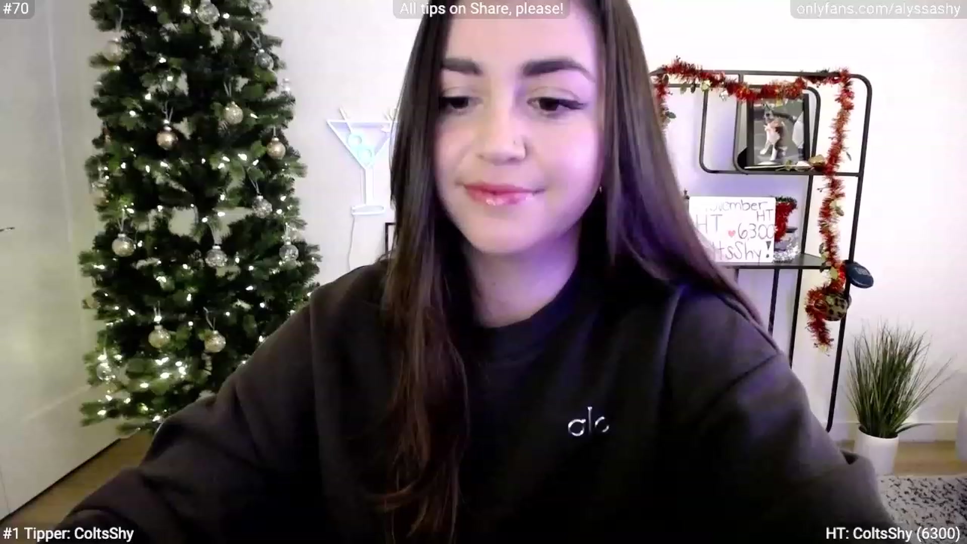 Gallery image thumbnail from AlyssaShy's myfreecams stream on, 11/23/2023, 24:13 image 19 of 20