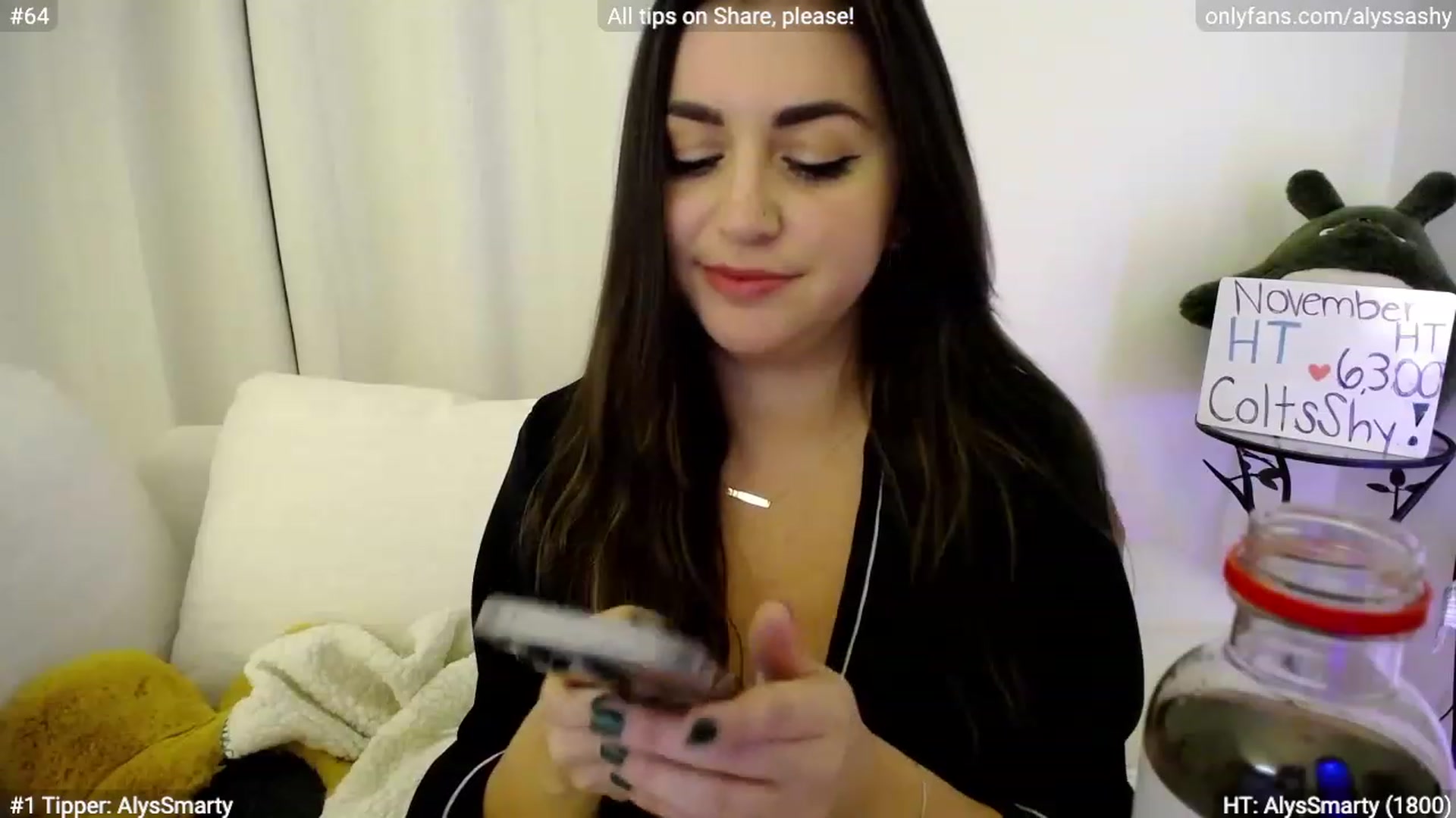 Gallery image thumbnail from AlyssaShy's myfreecams stream on, 11/30/2023, 02:59 image 15 of 20