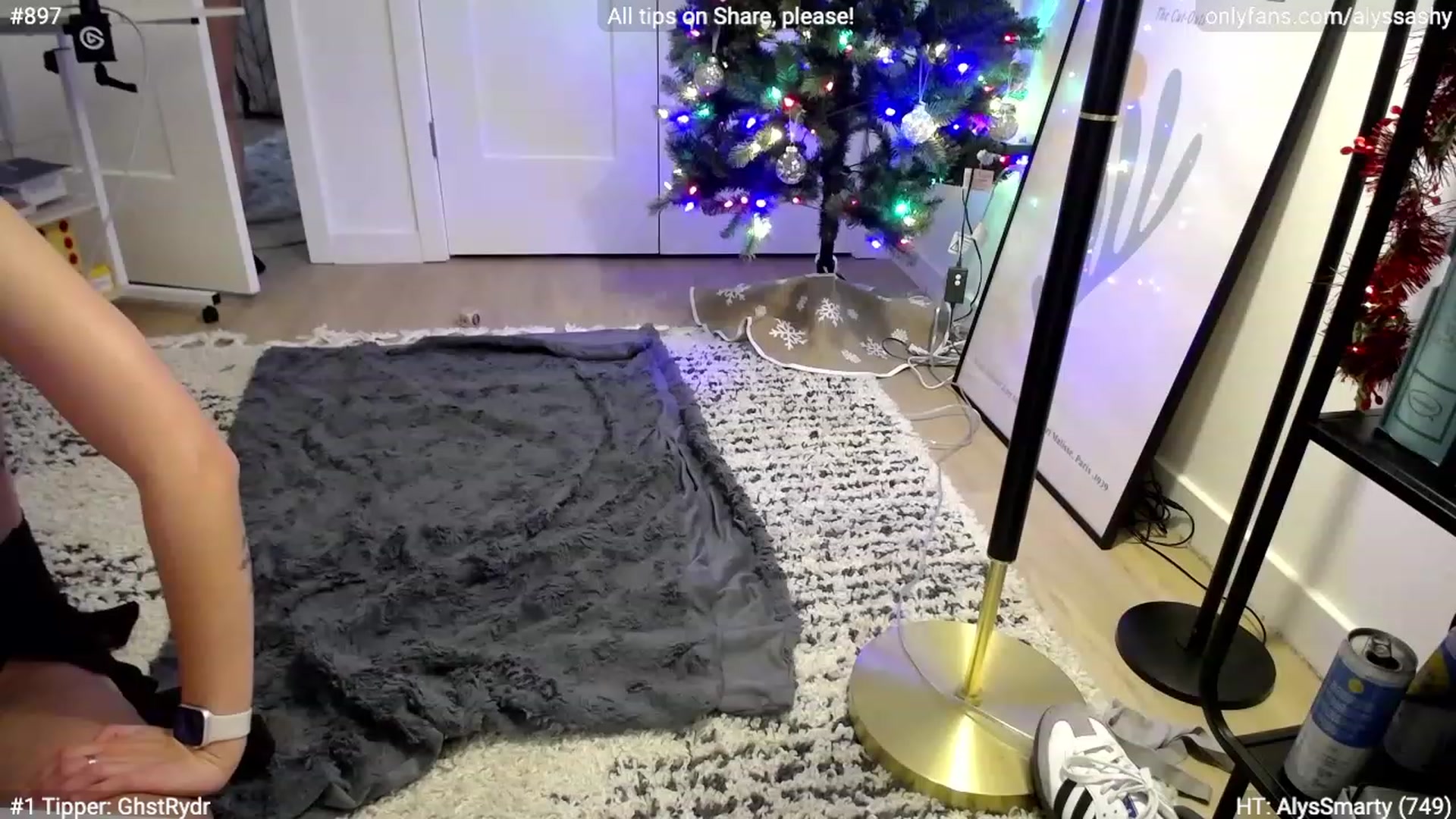 Gallery image thumbnail from AlyssaShy's myfreecams stream on, 12/04/2023, 05:09 image 1 of 20