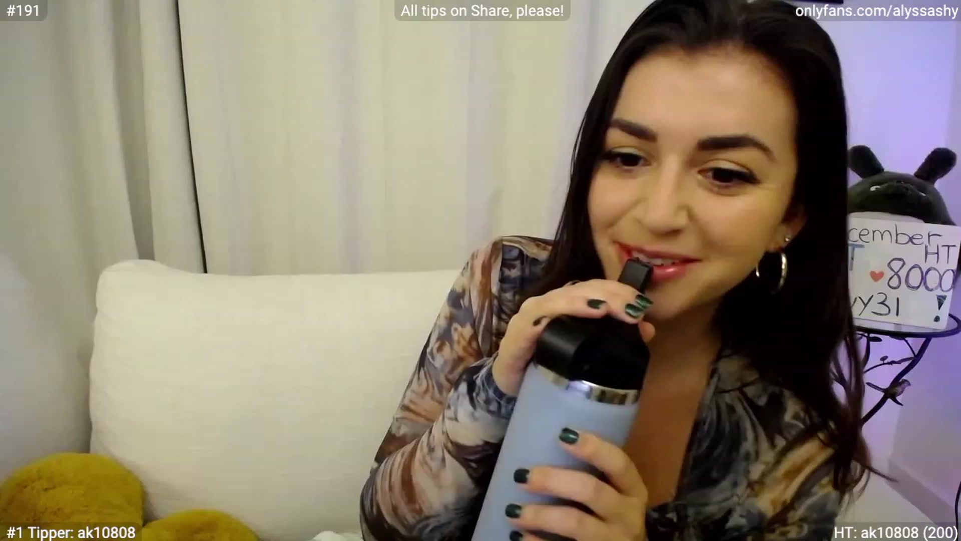 Gallery image thumbnail from AlyssaShy's myfreecams stream on, 12/08/2023, 24:02 image 3 of 20