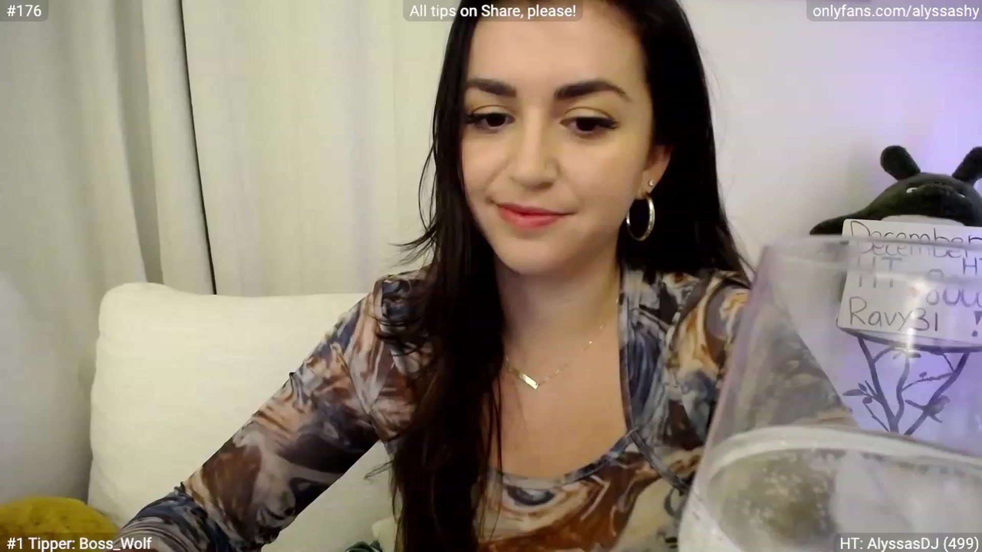 Gallery image thumbnail from AlyssaShy's myfreecams stream on, 12/08/2023, 24:32 image 10 of 20