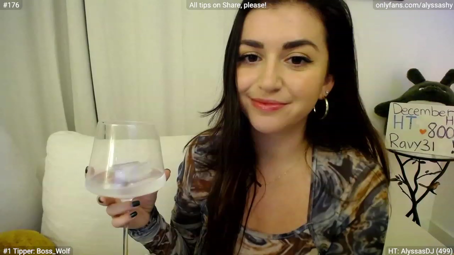 Gallery image thumbnail from AlyssaShy's myfreecams stream on, 12/08/2023, 24:32 image 16 of 20