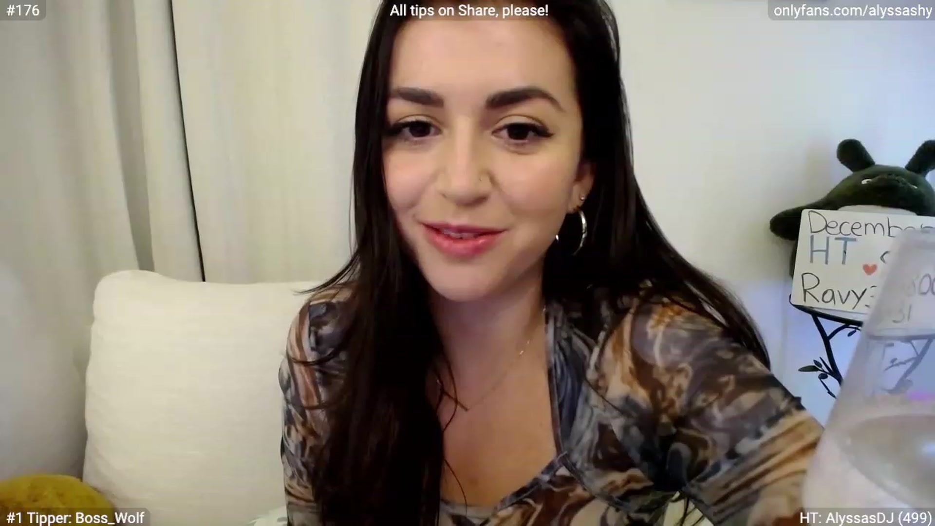 Gallery image thumbnail from AlyssaShy's myfreecams stream on, 12/08/2023, 24:32 image 19 of 20