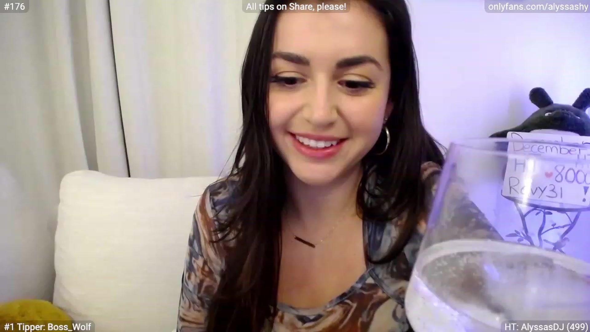 Gallery image thumbnail from AlyssaShy's myfreecams stream on, 12/08/2023, 24:32 image 9 of 20