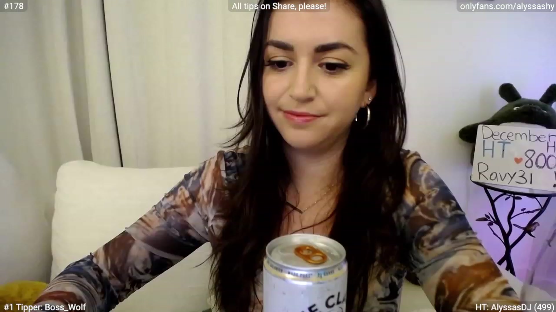 Gallery image thumbnail from AlyssaShy's myfreecams stream on, 12/08/2023, 24:32 image 5 of 20