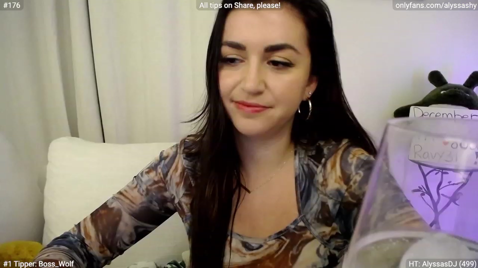 Gallery image thumbnail from AlyssaShy's myfreecams stream on, 12/08/2023, 24:32 image 17 of 20