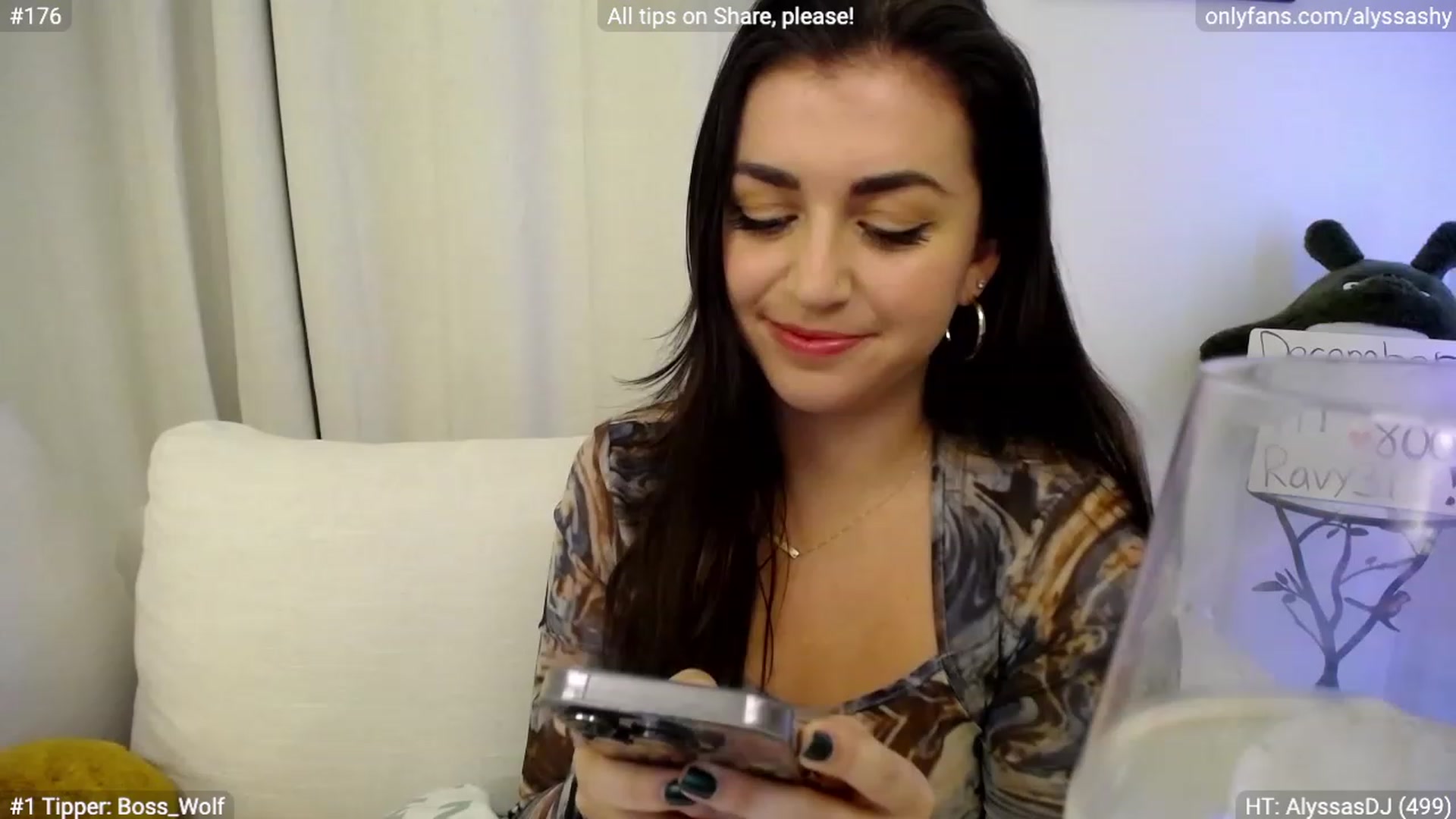 Gallery image thumbnail from AlyssaShy's myfreecams stream on, 12/08/2023, 24:32 image 18 of 20