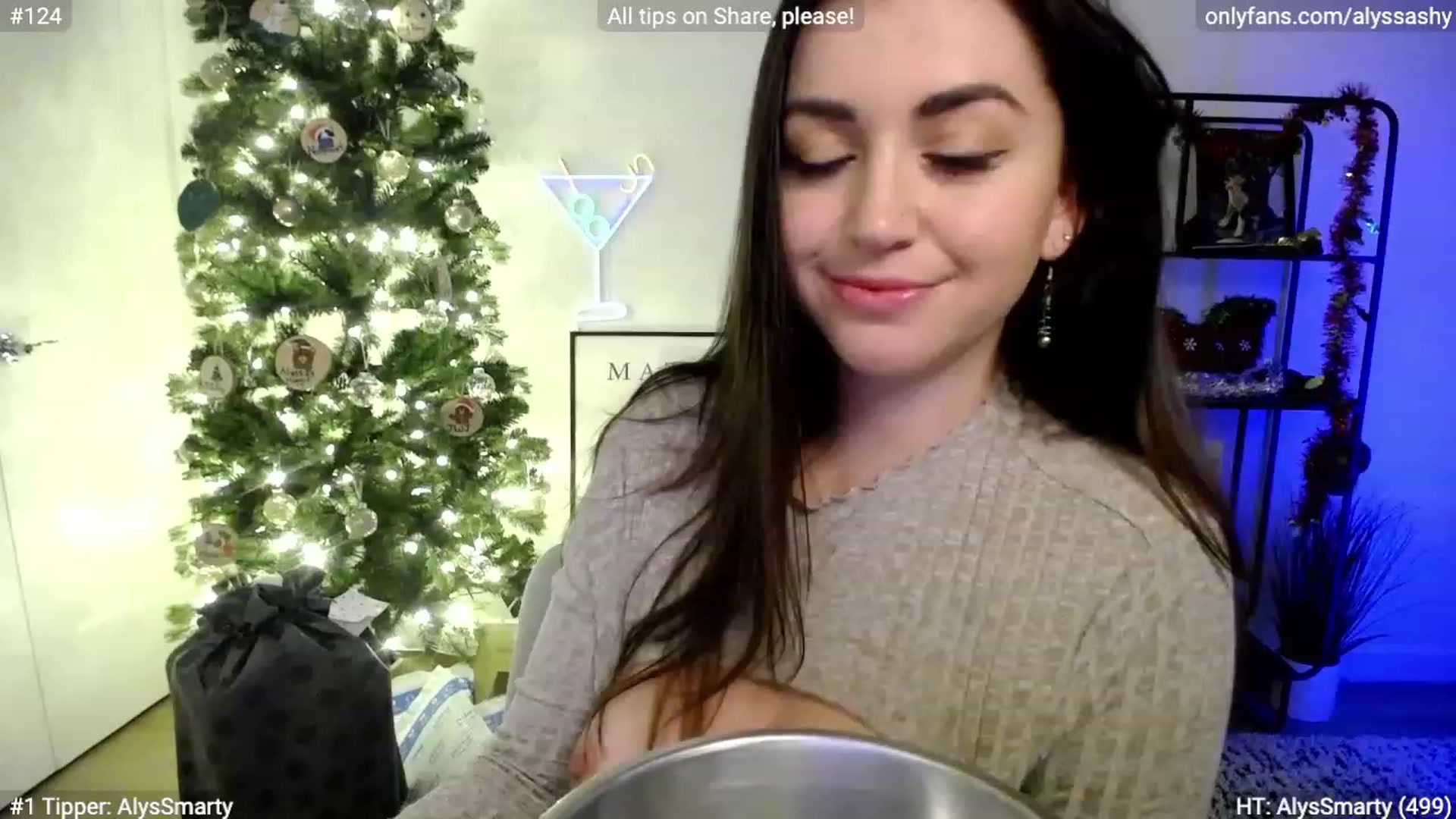 Gallery image thumbnail from AlyssaShy's myfreecams stream on, 12/17/2023, 04:41 image 11 of 20