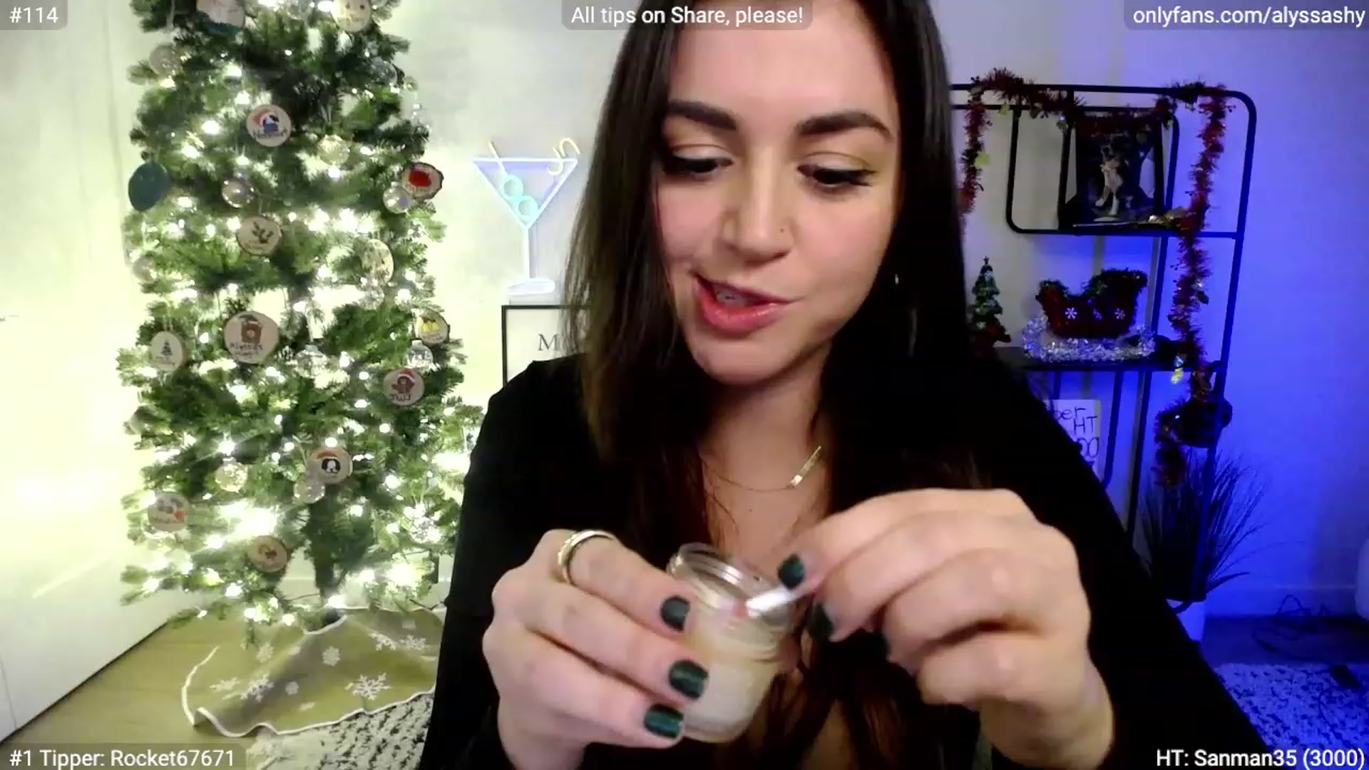 Gallery image thumbnail from AlyssaShy's myfreecams stream on, 12/21/2023, 02:54 image 12 of 20