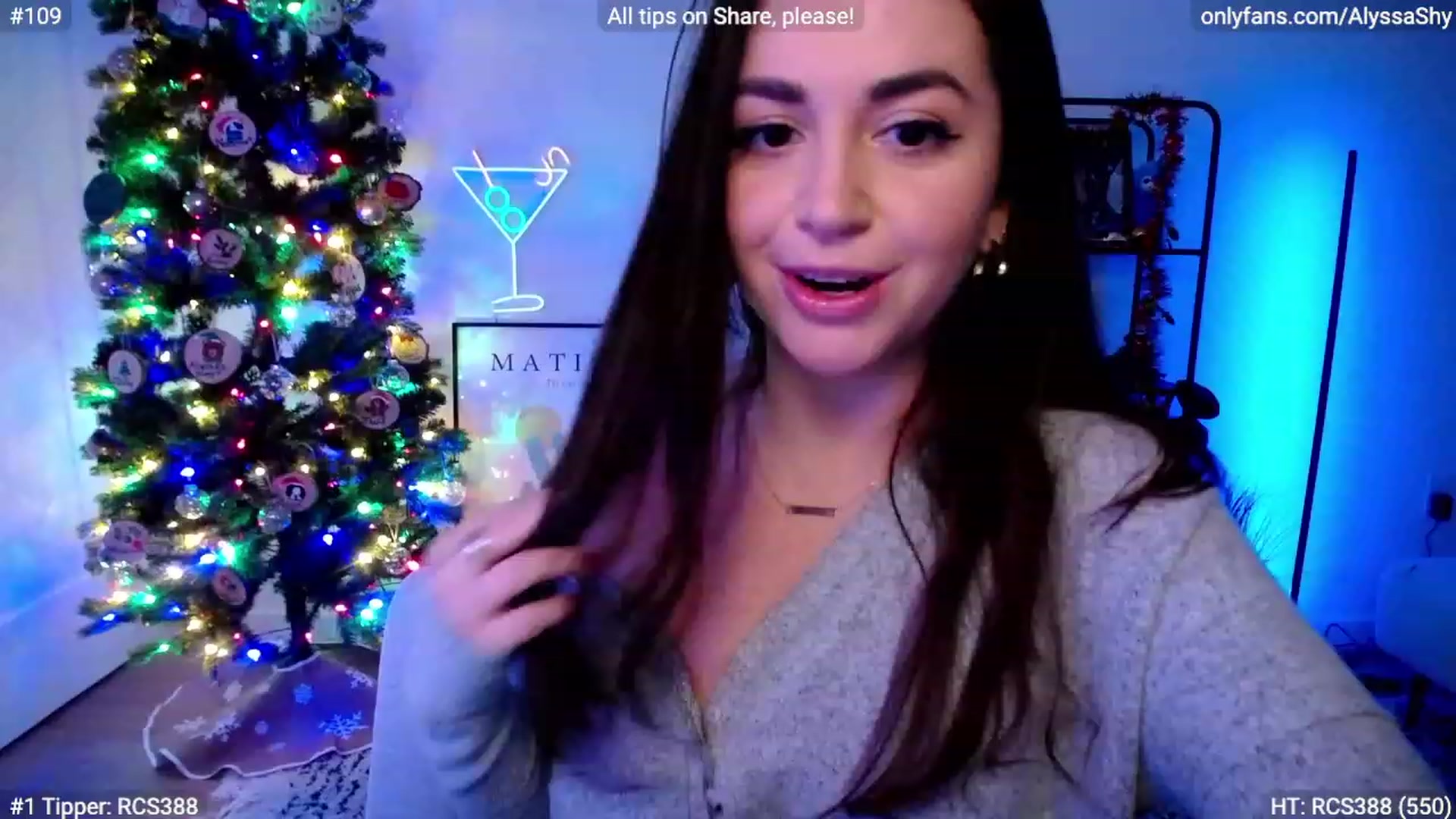 Gallery image thumbnail from AlyssaShy's myfreecams stream on, 12/31/2023, 01:41 image 19 of 20
