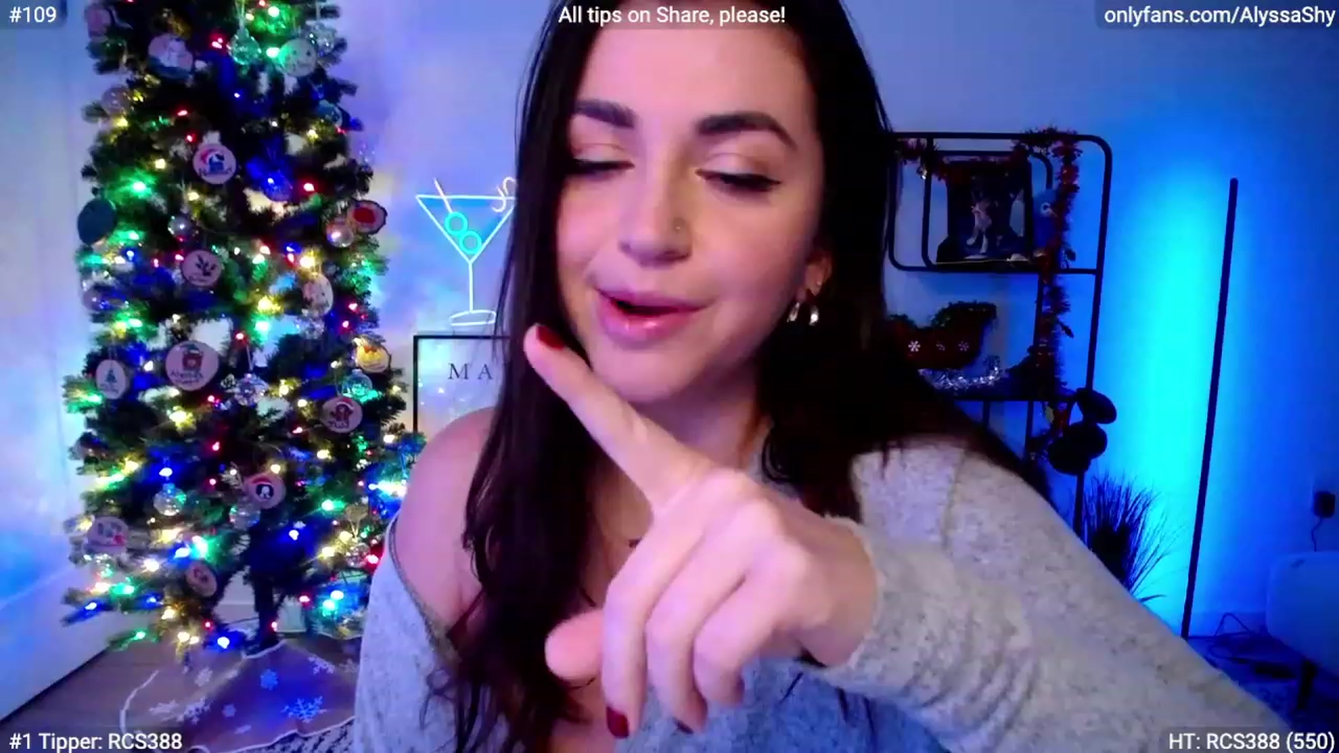 Gallery image thumbnail from AlyssaShy's myfreecams stream on, 12/31/2023, 01:41 image 9 of 20