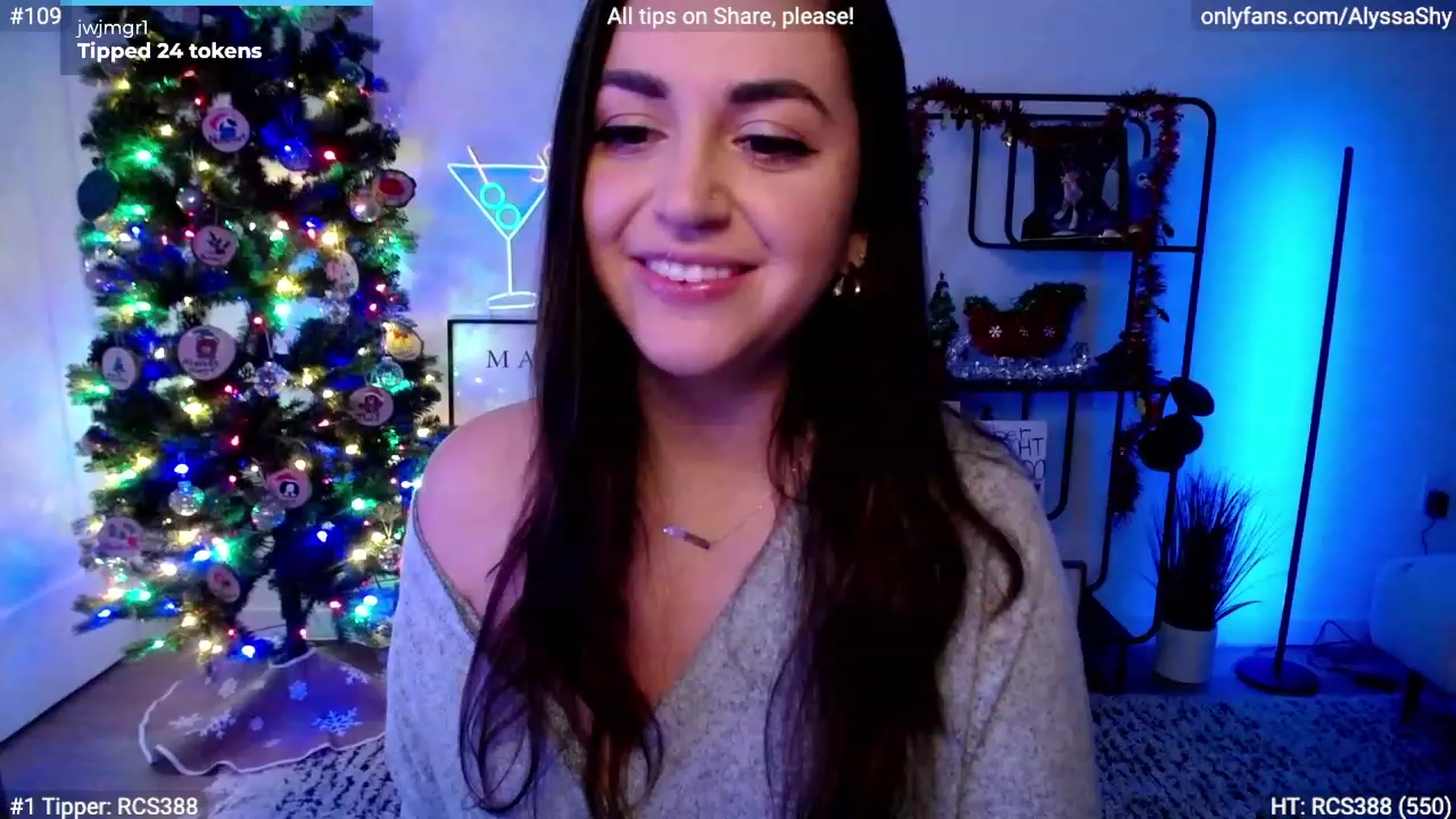 Gallery image thumbnail from AlyssaShy's myfreecams stream on, 12/31/2023, 01:41 image 3 of 20