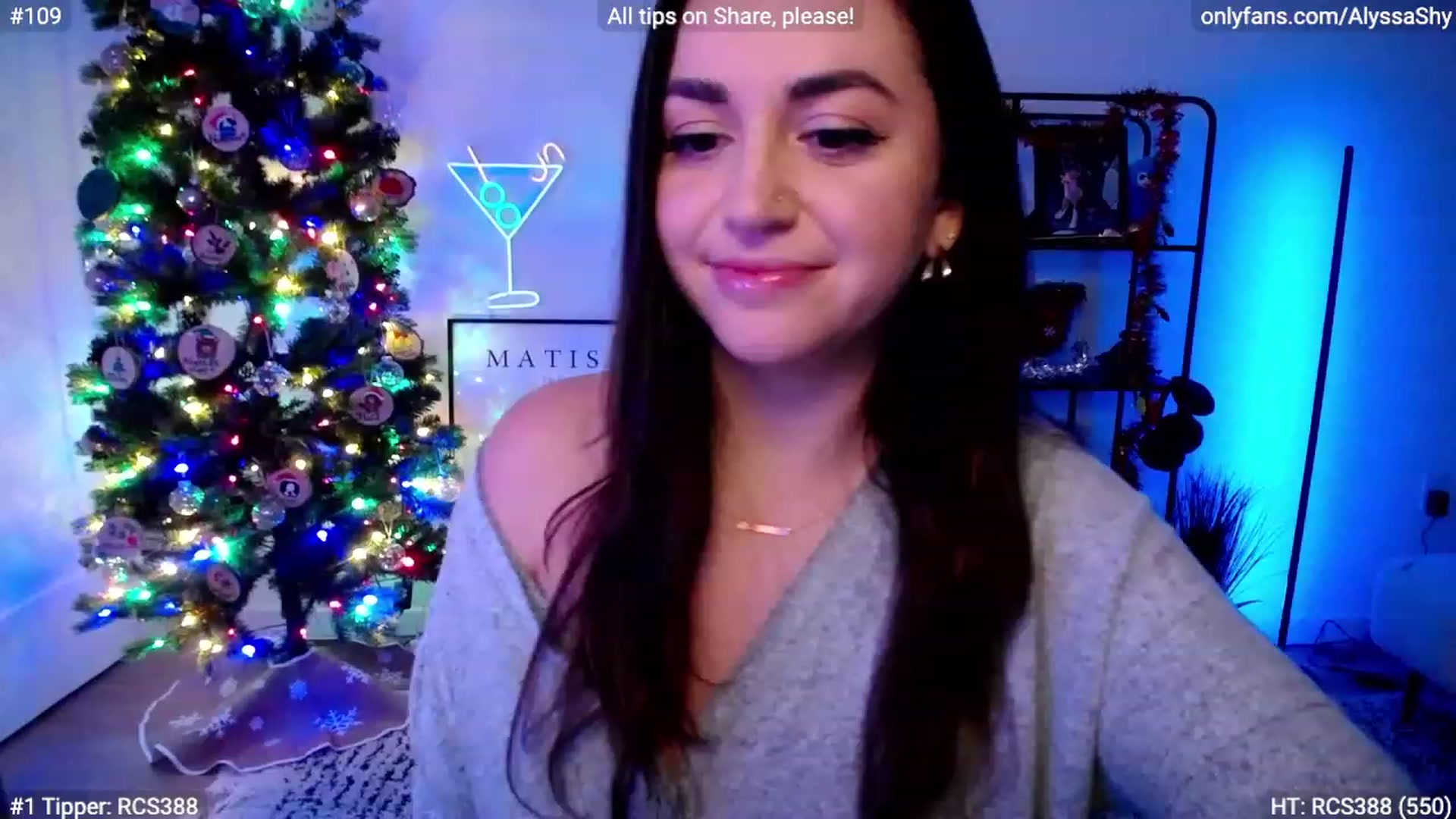 Gallery image thumbnail from AlyssaShy's myfreecams stream on, 12/31/2023, 01:41 image 2 of 20