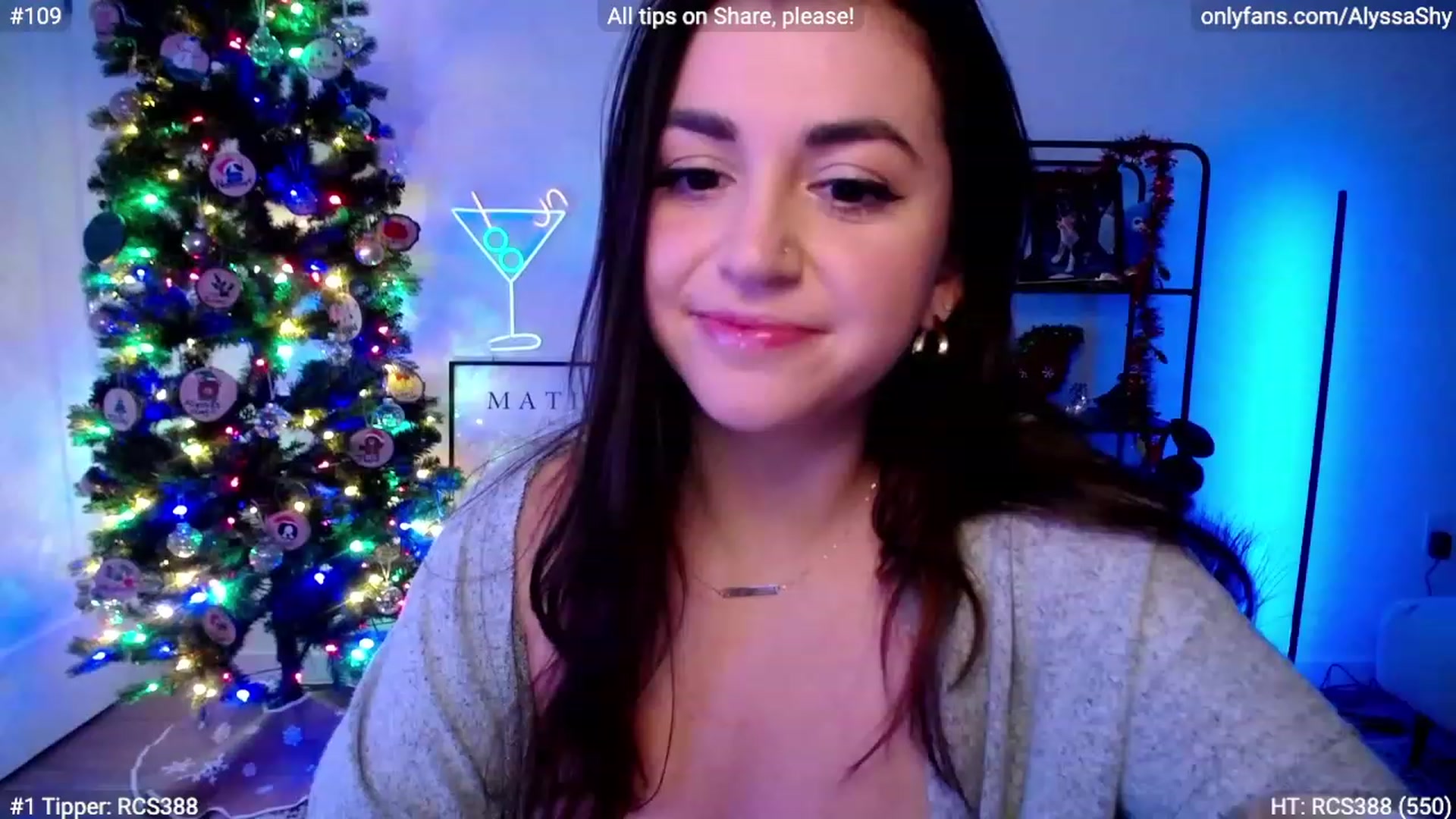 Gallery image thumbnail from AlyssaShy's myfreecams stream on, 12/31/2023, 01:41 image 8 of 20