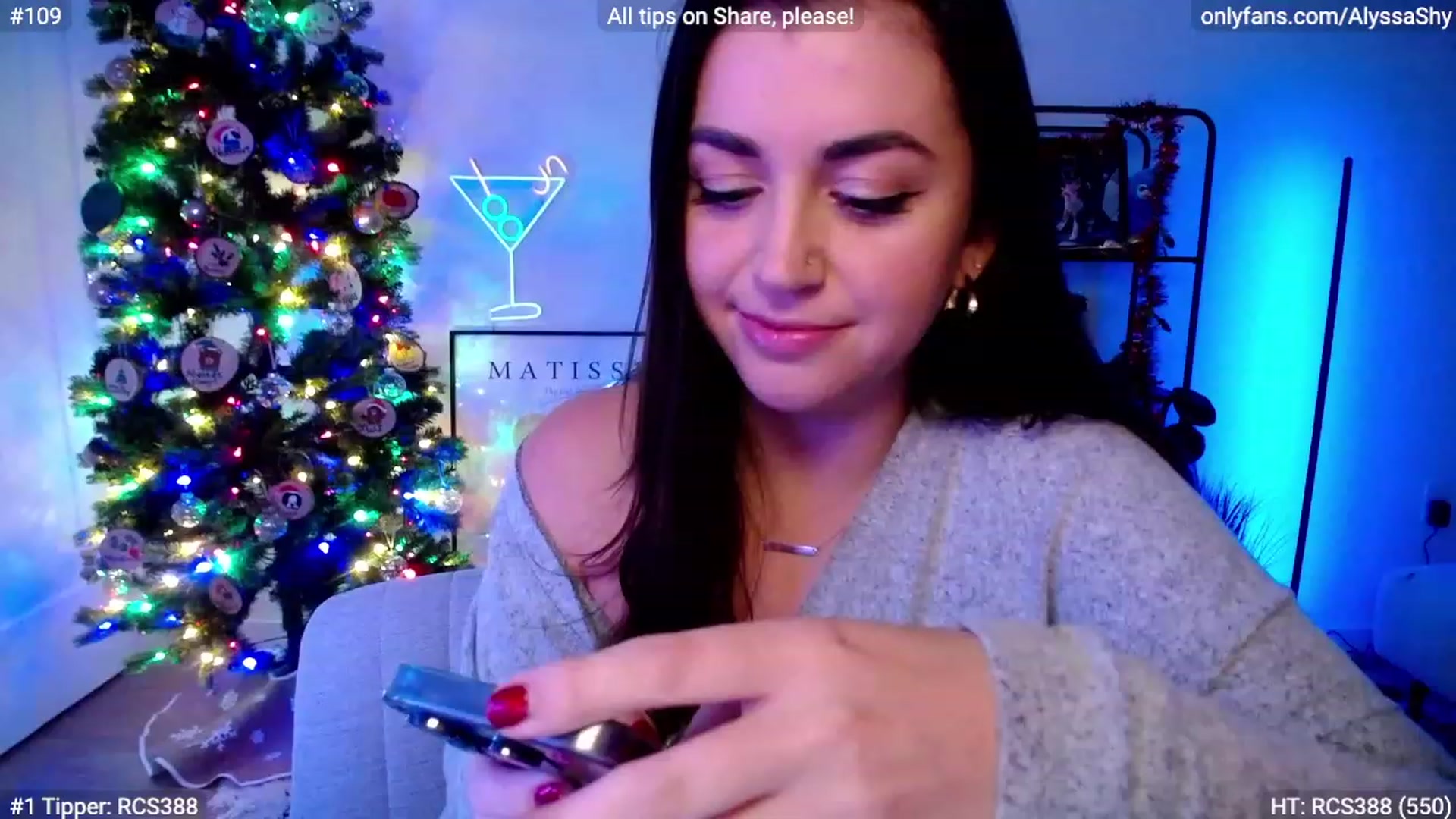 Gallery image thumbnail from AlyssaShy's myfreecams stream on, 12/31/2023, 01:41 image 15 of 20