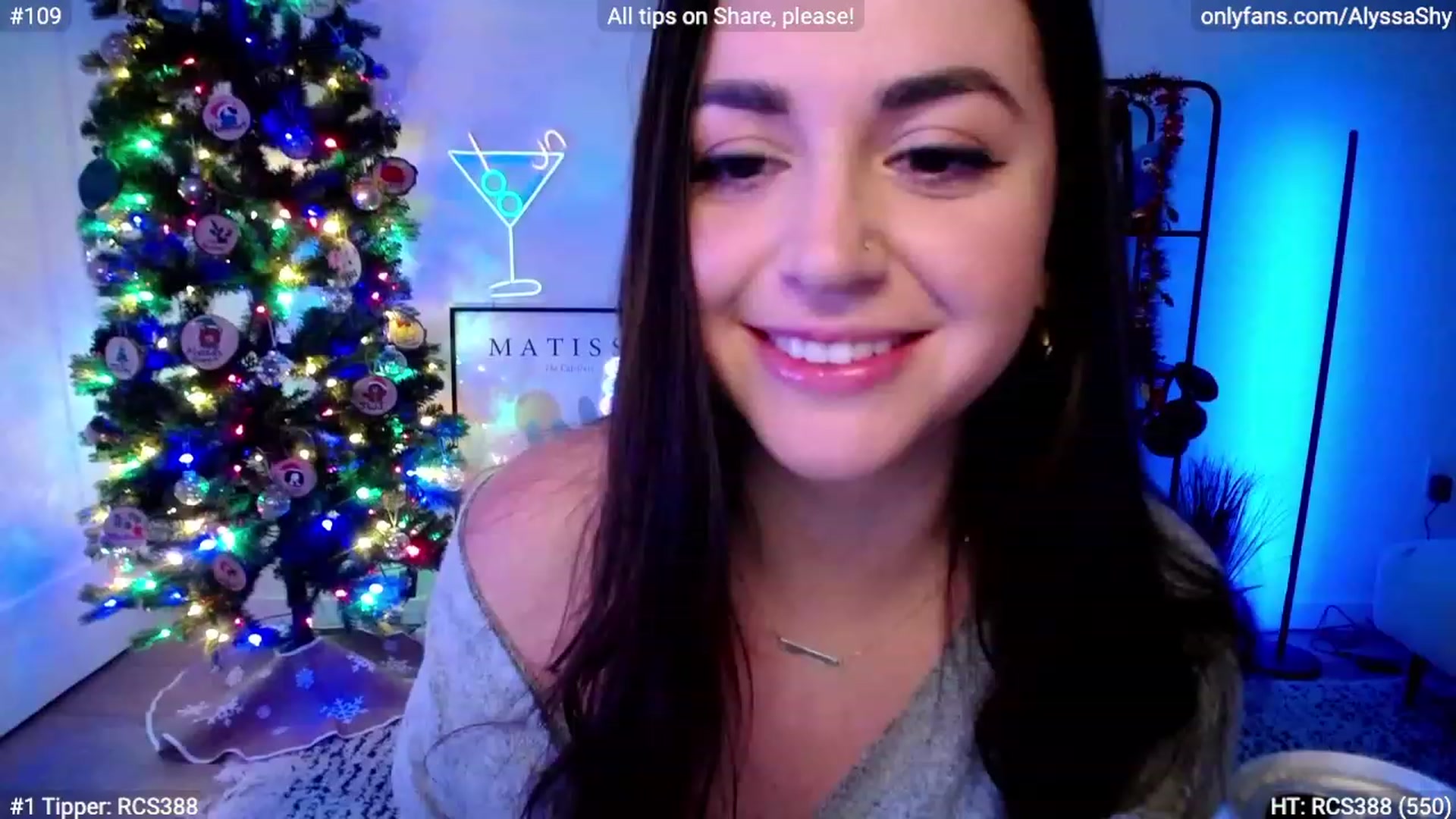 Gallery image thumbnail from AlyssaShy's myfreecams stream on, 12/31/2023, 01:41 image 13 of 20