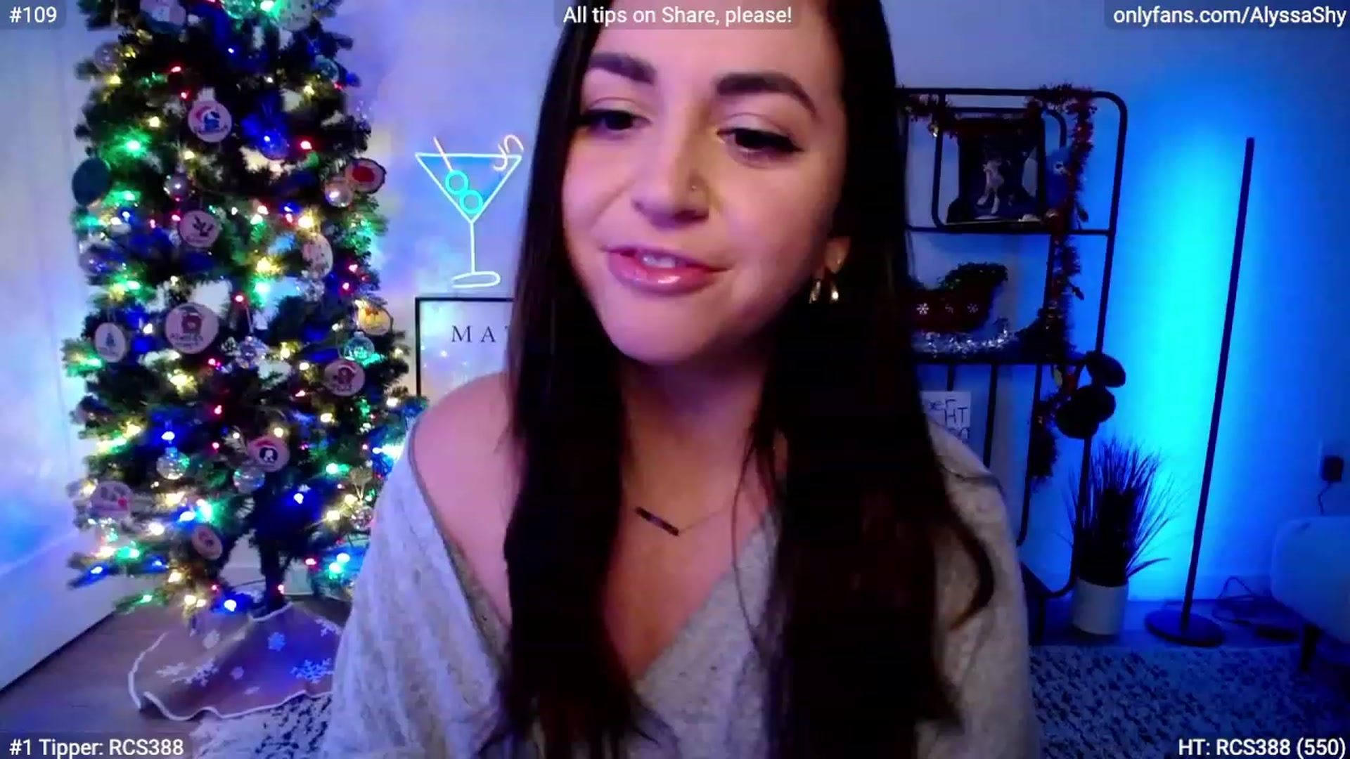 Gallery image thumbnail from AlyssaShy's myfreecams stream on, 12/31/2023, 01:41 image 4 of 20