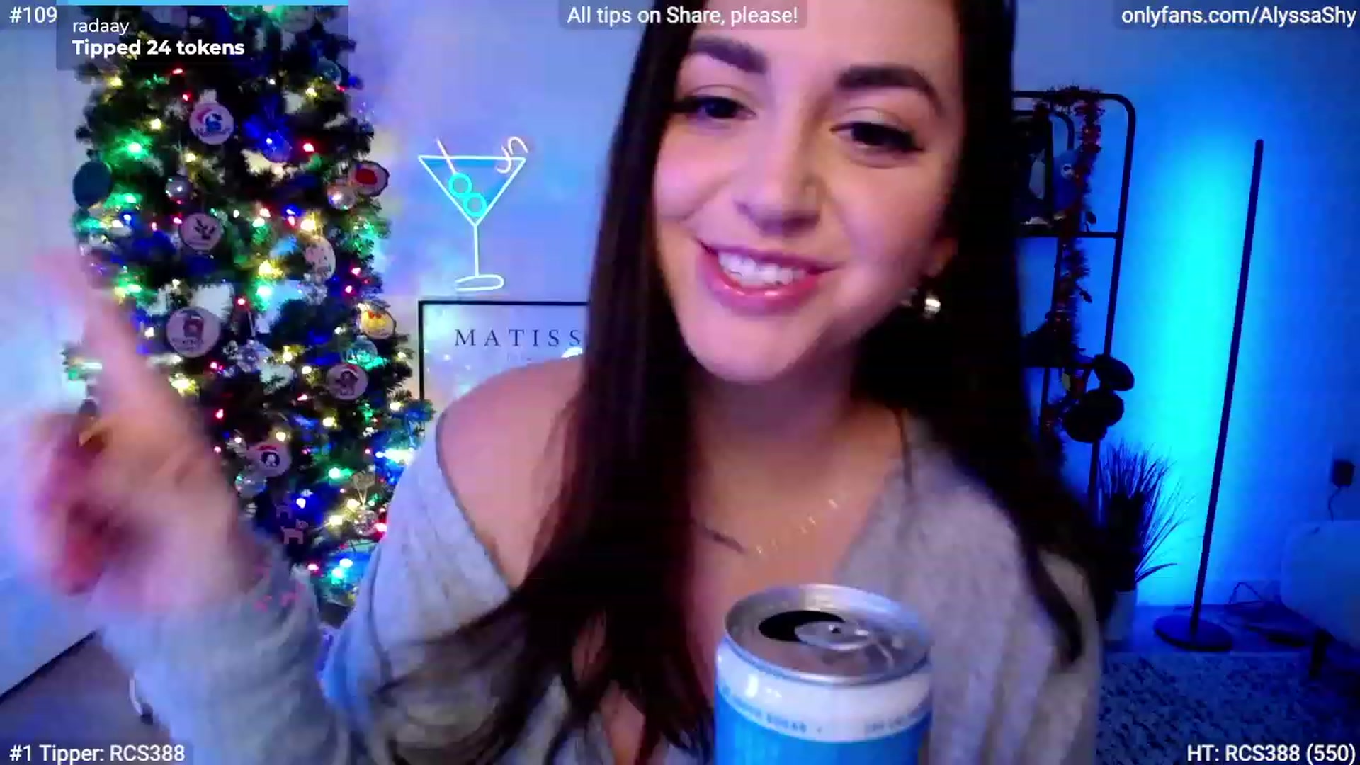 Gallery image thumbnail from AlyssaShy's myfreecams stream on, 12/31/2023, 01:41 image 5 of 20