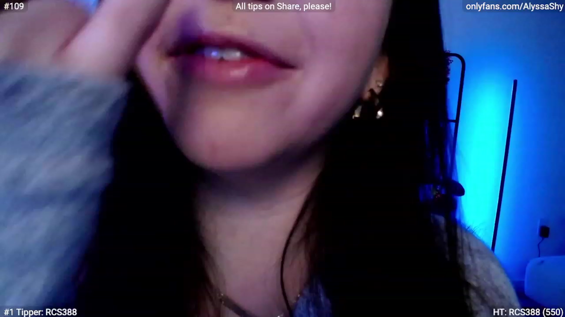 Gallery image thumbnail from AlyssaShy's myfreecams stream on, 12/31/2023, 01:41 image 17 of 20