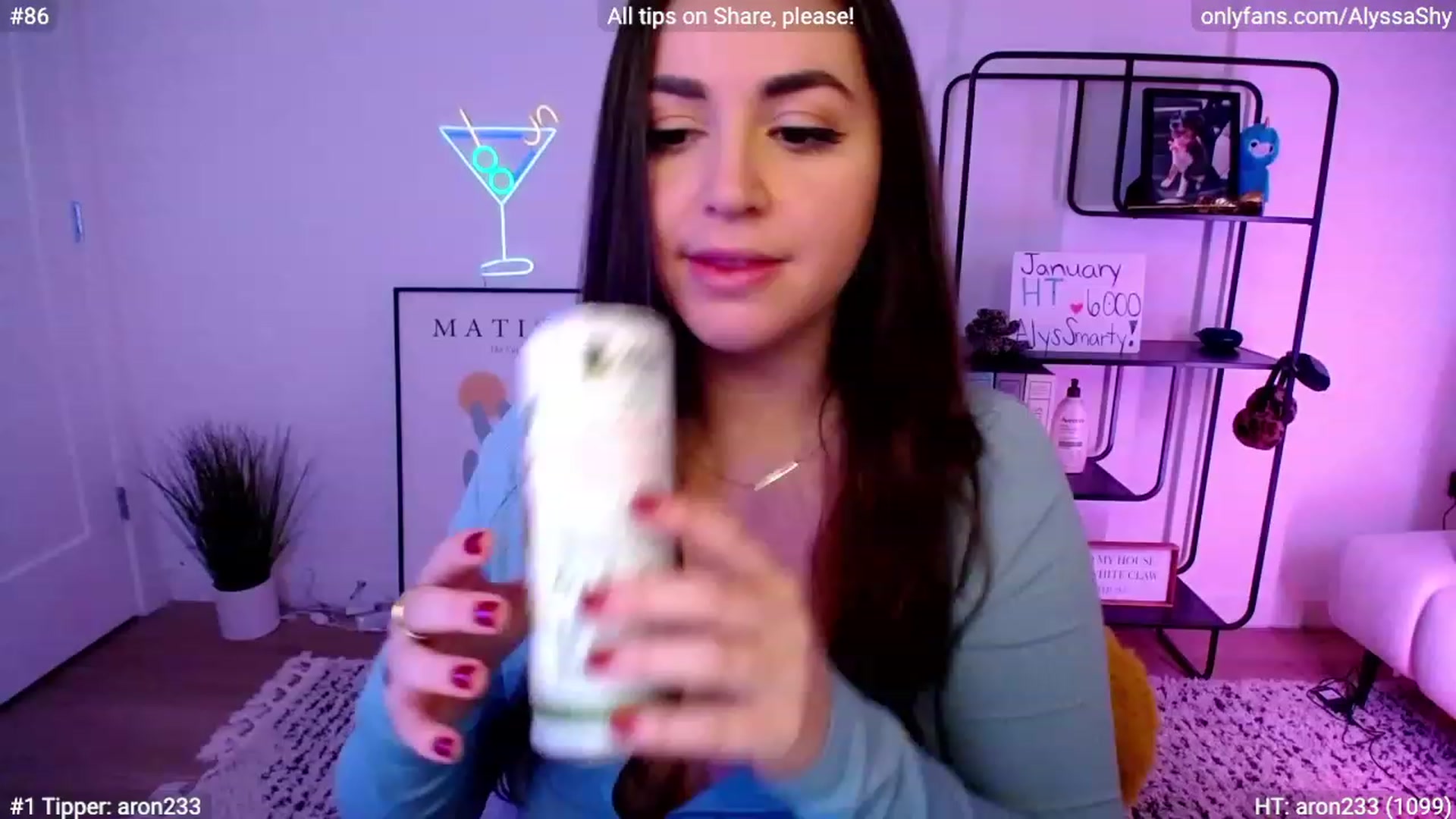 Gallery image thumbnail from AlyssaShy's myfreecams stream on, 01/09/2024, 20:07 image 13 of 20