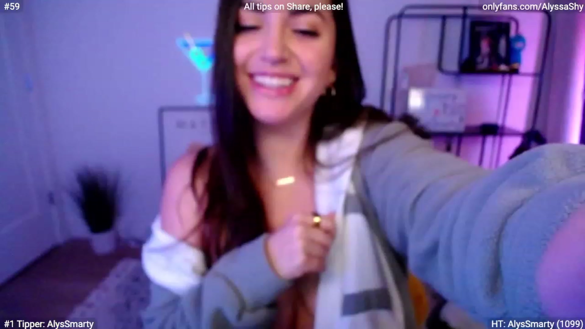 Gallery image thumbnail from AlyssaShy's myfreecams stream on, 01/15/2024, 22:57 image 17 of 20