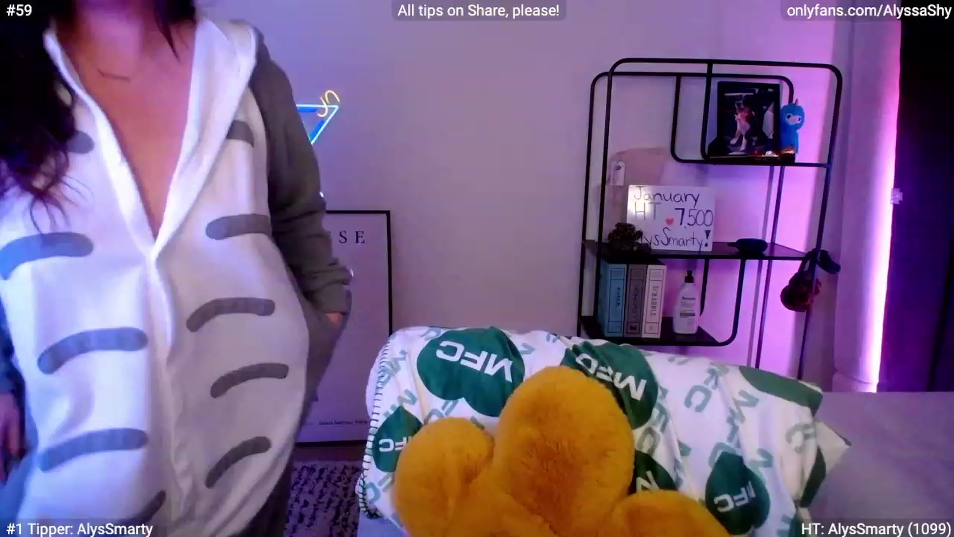 Gallery image thumbnail from AlyssaShy's myfreecams stream on, 01/15/2024, 22:57 image 12 of 20