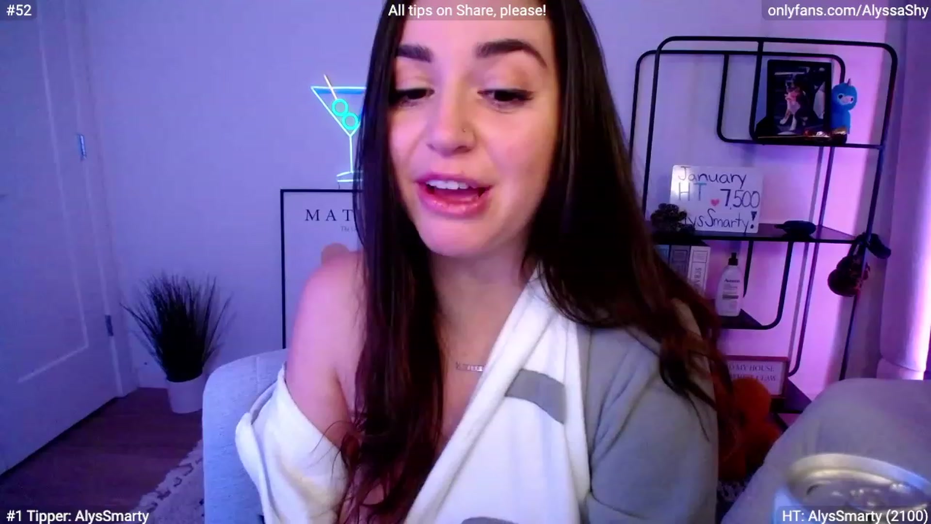 Gallery image thumbnail from AlyssaShy's myfreecams stream on, 01/16/2024, 02:00 image 15 of 20