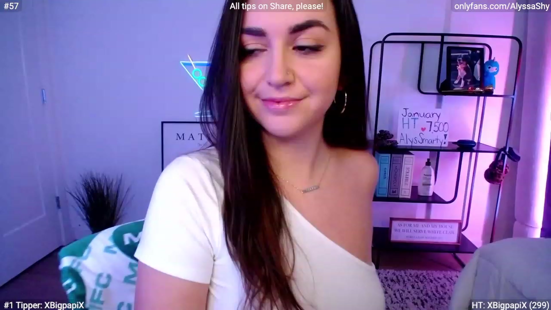 Gallery image thumbnail from AlyssaShy's myfreecams stream on, 01/17/2024, 21:05 image 7 of 20