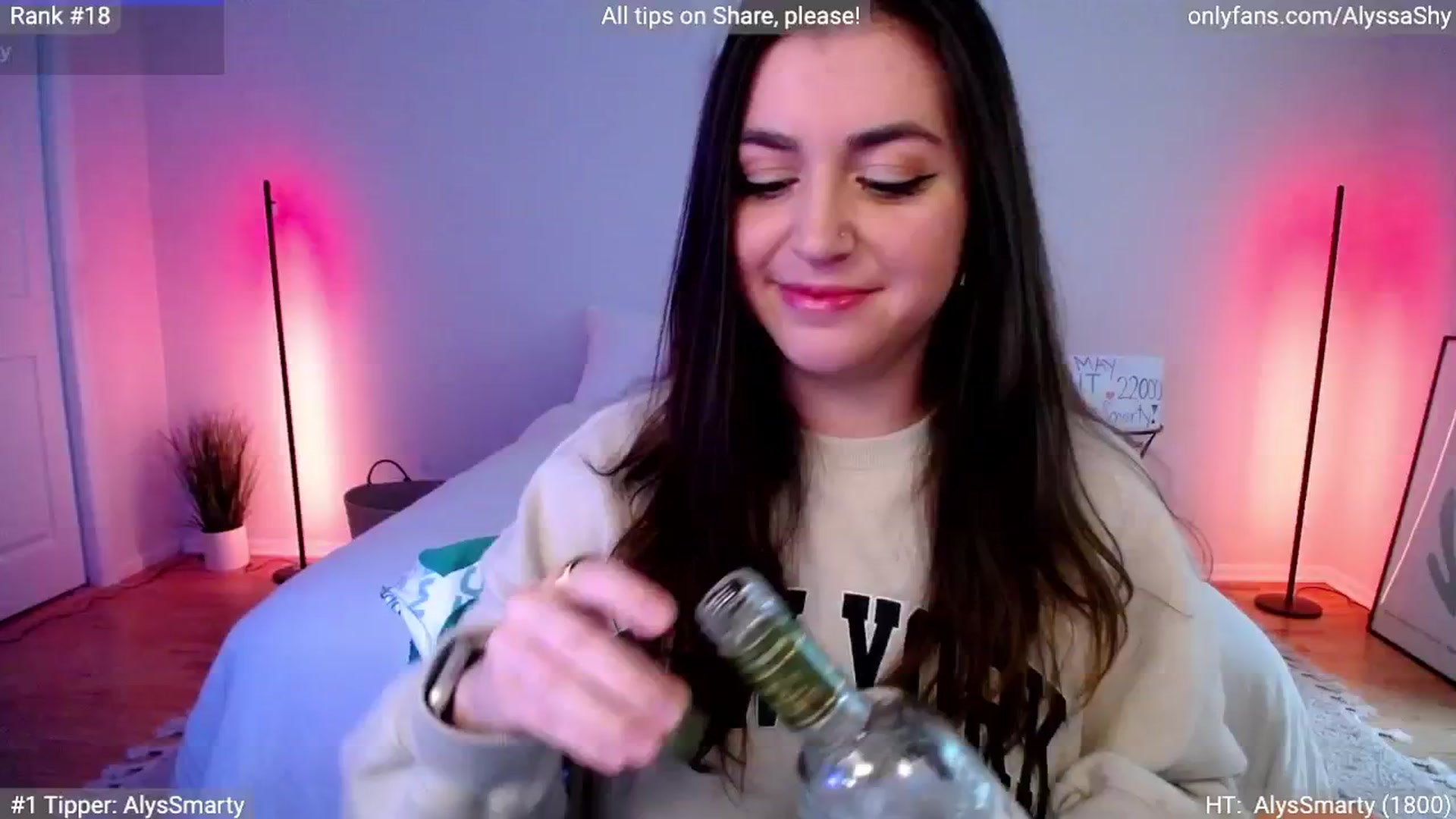 Gallery image thumbnail from AlyssaShy's myfreecams stream on, 05/16/2024, 20:08 image 20 of 20