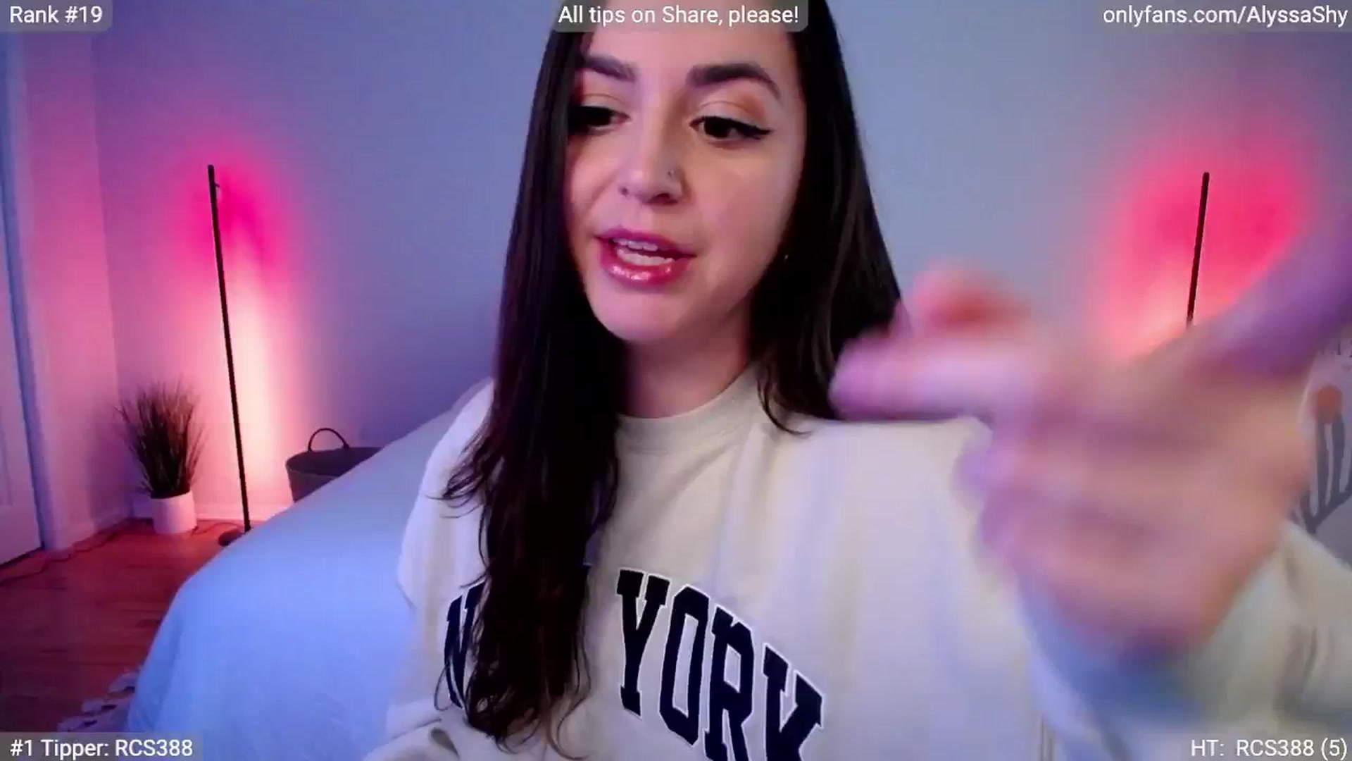Gallery image thumbnail from AlyssaShy's myfreecams stream on, 05/16/2024, 20:08 image 2 of 20