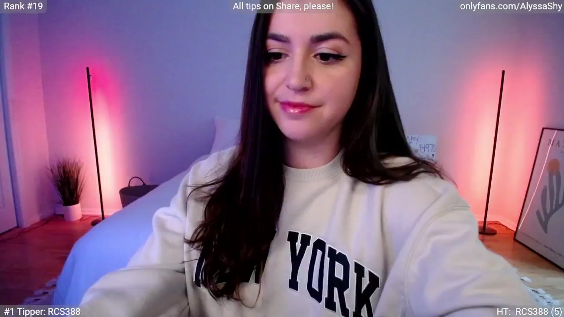 Gallery image thumbnail from AlyssaShy's myfreecams stream on, 05/16/2024, 20:08 image 3 of 20