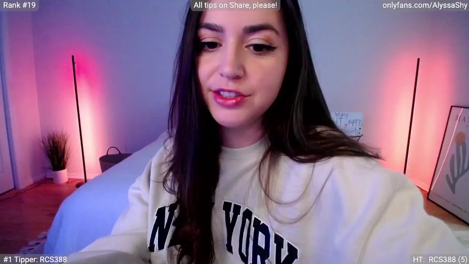 Gallery image thumbnail from AlyssaShy's myfreecams stream on, 05/16/2024, 20:08 image 1 of 20