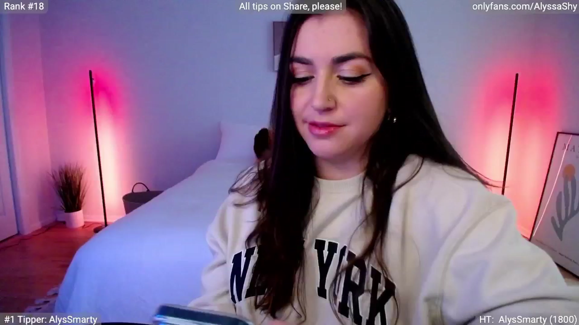 Gallery image thumbnail from AlyssaShy's myfreecams stream on, 05/16/2024, 20:08 image 14 of 20