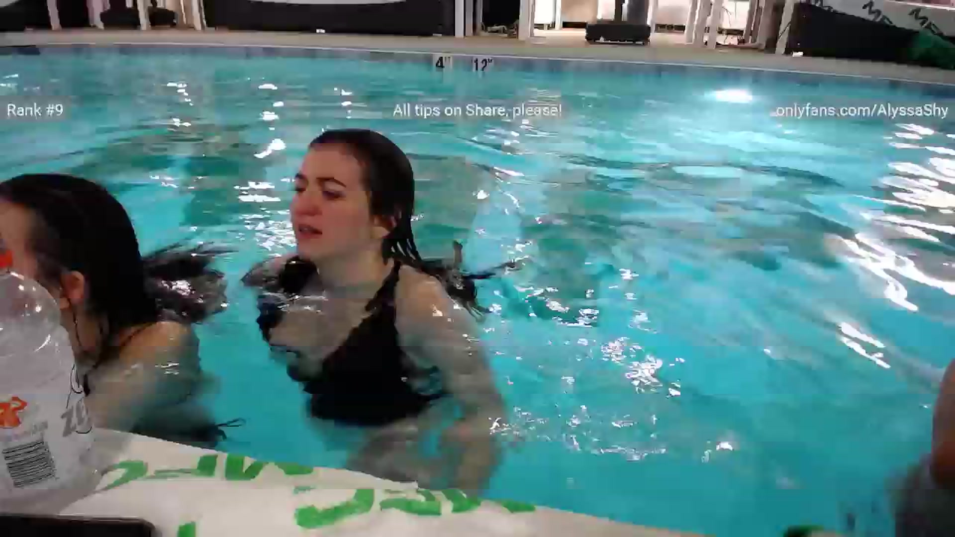 Gallery image thumbnail from AlyssaShy's myfreecams stream on, 05/21/2024, 12:11 image 18 of 20