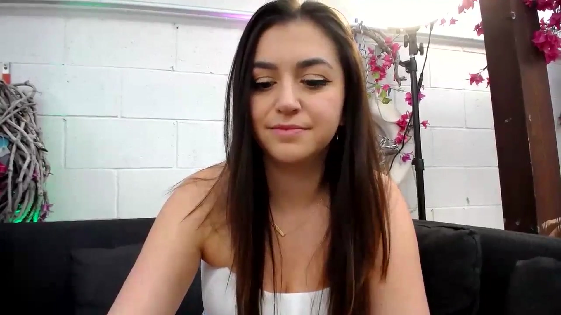 Gallery image thumbnail from AlyssaShy's myfreecams stream on, 05/22/2024, 01:09 image 10 of 20