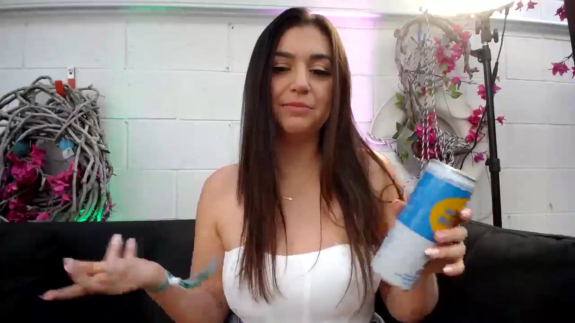 Gallery image thumbnail from AlyssaShy's myfreecams stream on, 05/22/2024, 02:44 image 5 of 20
