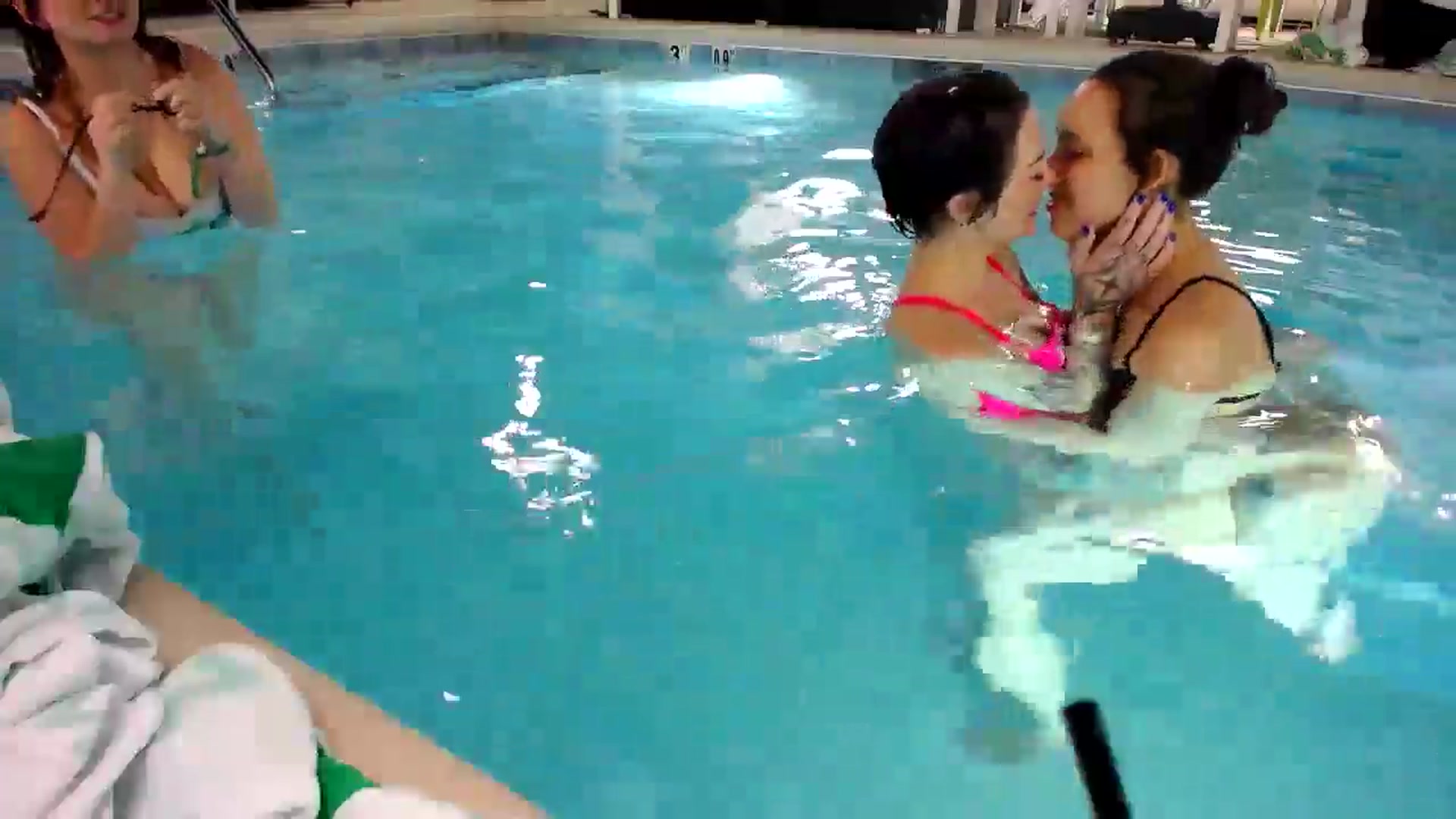 Gallery image thumbnail from AlyssaShy's myfreecams stream on, 05/22/2024, 10:07 image 20 of 20