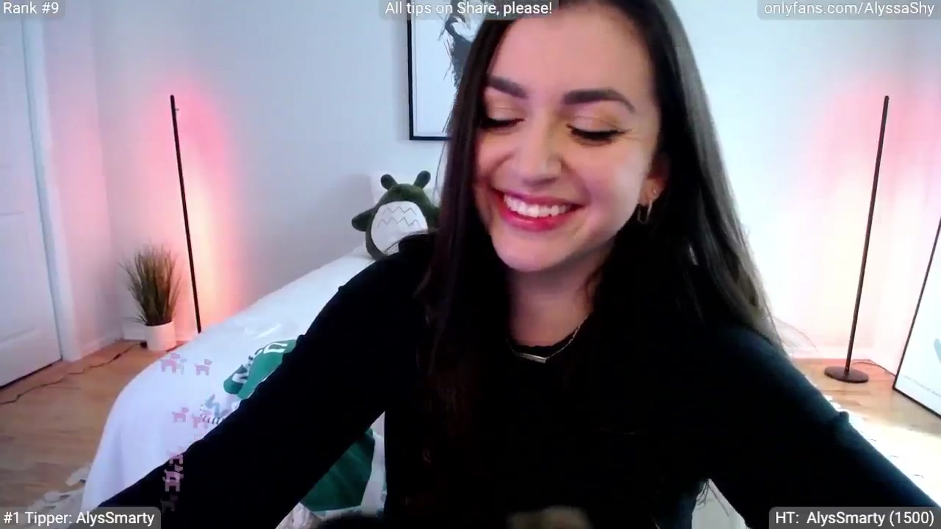 Gallery image thumbnail from AlyssaShy's myfreecams stream on, 05/28/2024, 22:37 image 9 of 20