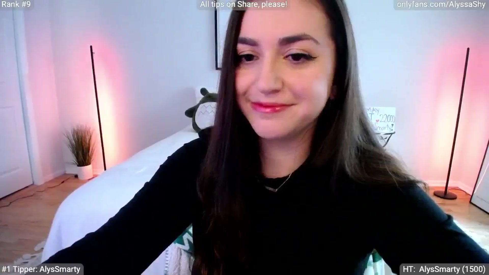 Gallery image thumbnail from AlyssaShy's myfreecams stream on, 05/28/2024, 22:37 image 14 of 20
