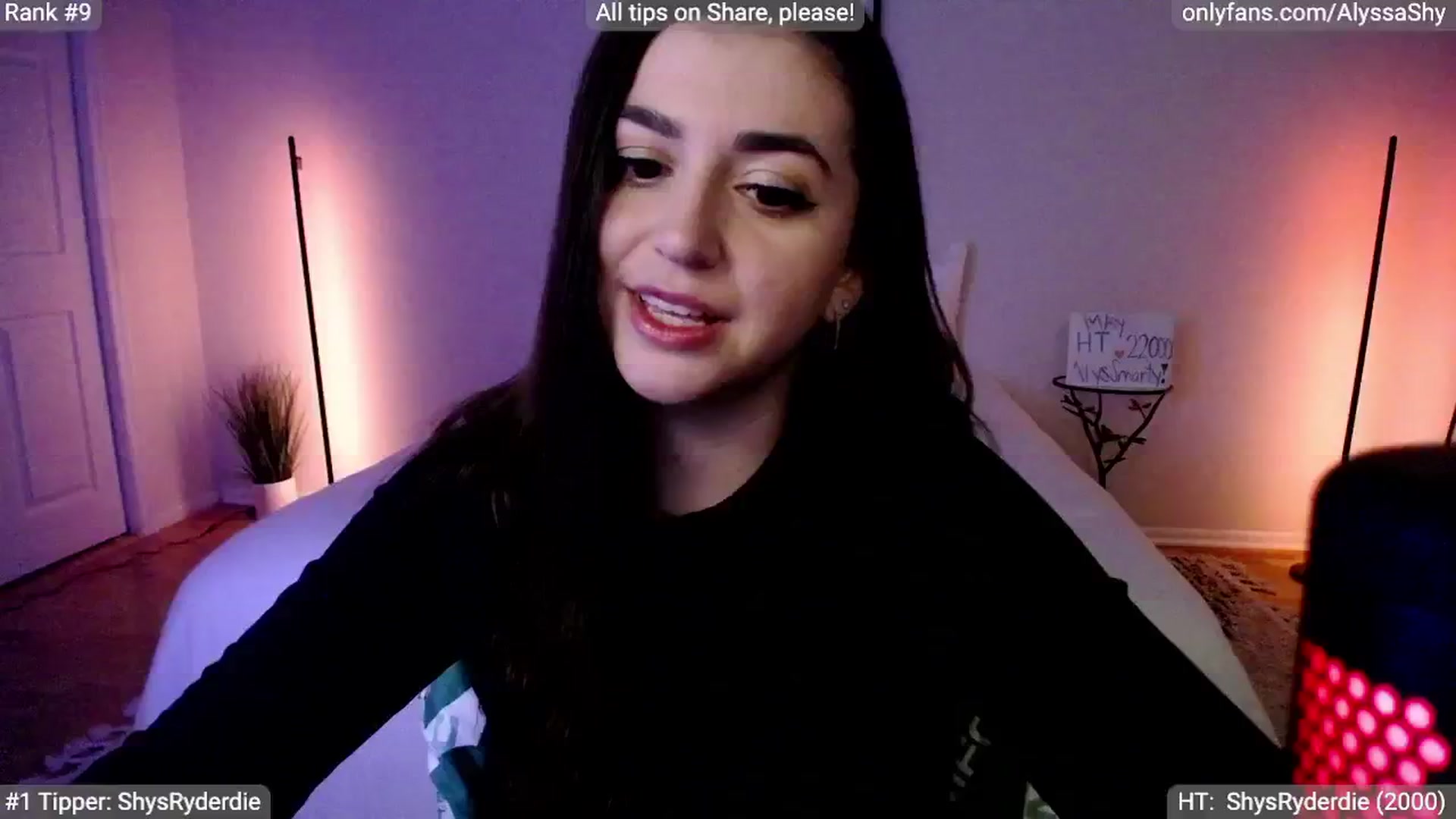 Gallery image thumbnail from AlyssaShy's myfreecams stream on, 05/29/2024, 01:03 image 17 of 20