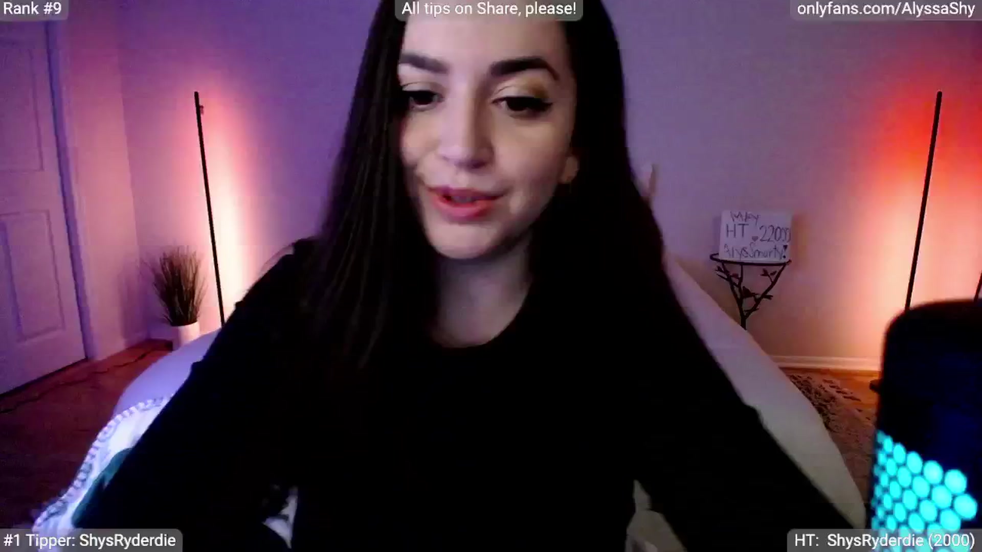 Gallery image thumbnail from AlyssaShy's myfreecams stream on, 05/29/2024, 01:03 image 20 of 20