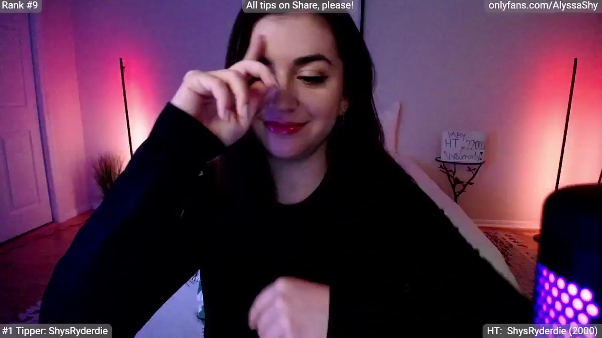 Gallery image thumbnail from AlyssaShy's myfreecams stream on, 05/29/2024, 01:03 image 18 of 20