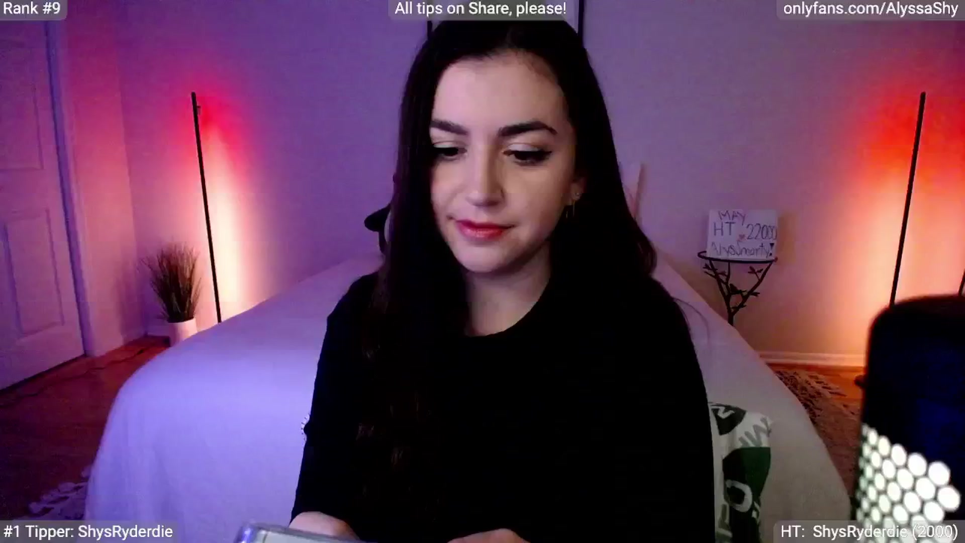Gallery image thumbnail from AlyssaShy's myfreecams stream on, 05/29/2024, 01:03 image 16 of 20