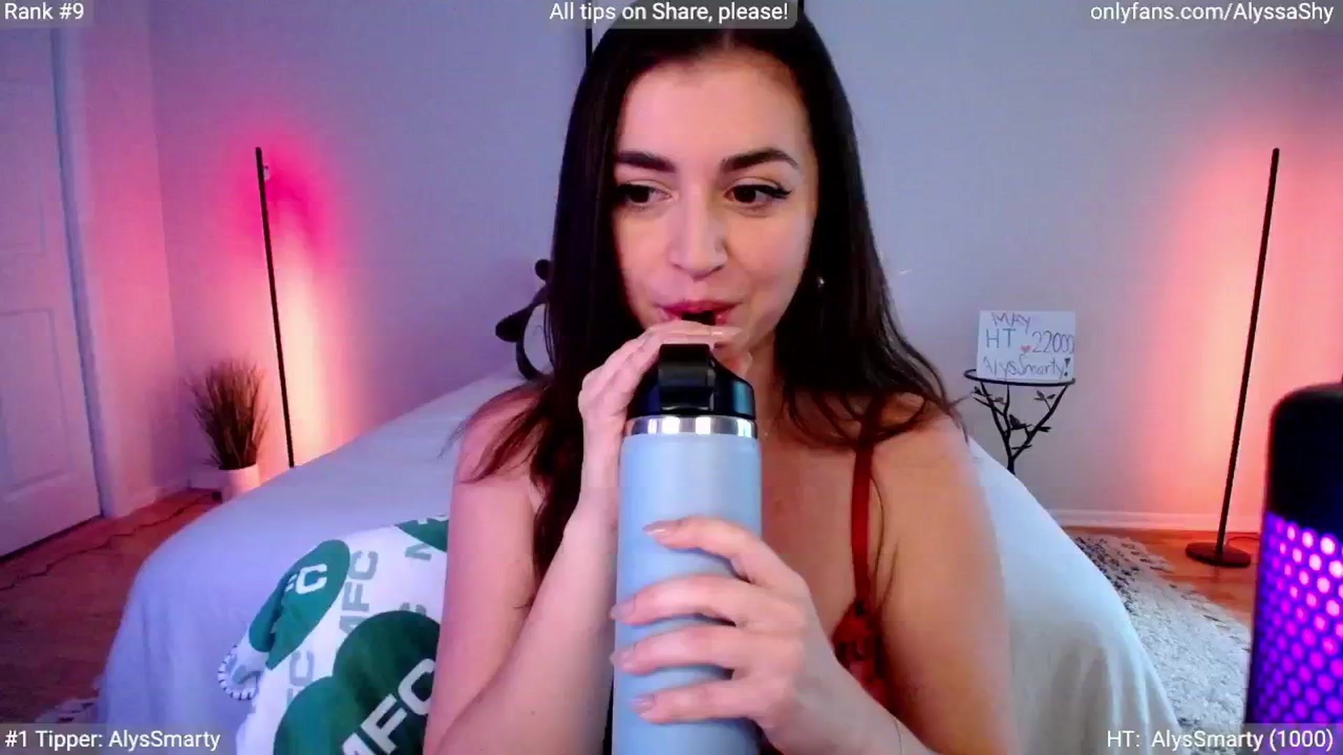 Gallery image thumbnail from AlyssaShy's myfreecams stream on, 05/29/2024, 23:11 image 14 of 20