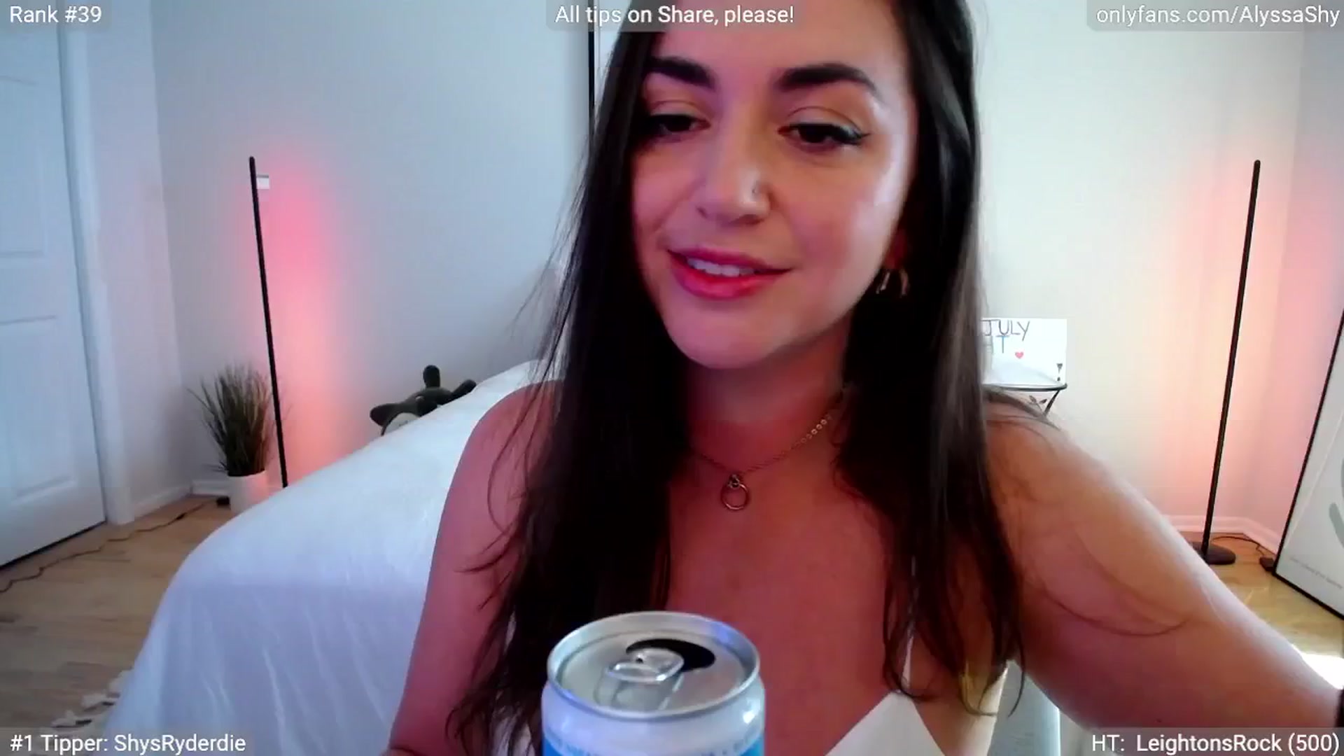 Gallery image thumbnail from AlyssaShy's myfreecams stream on, 07/05/2024, 20:33 image 13 of 20